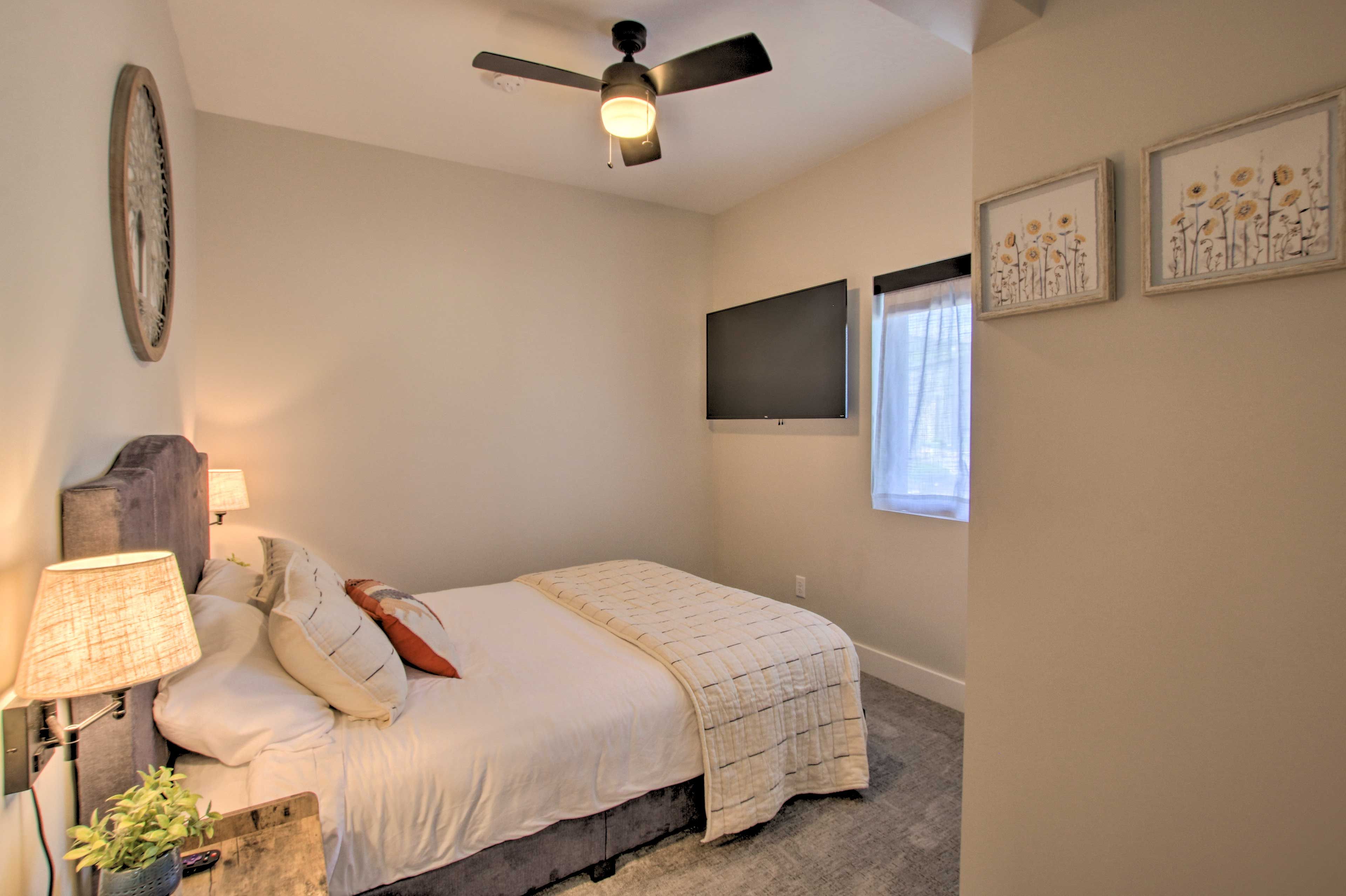Bedroom 5 | Queen Bed