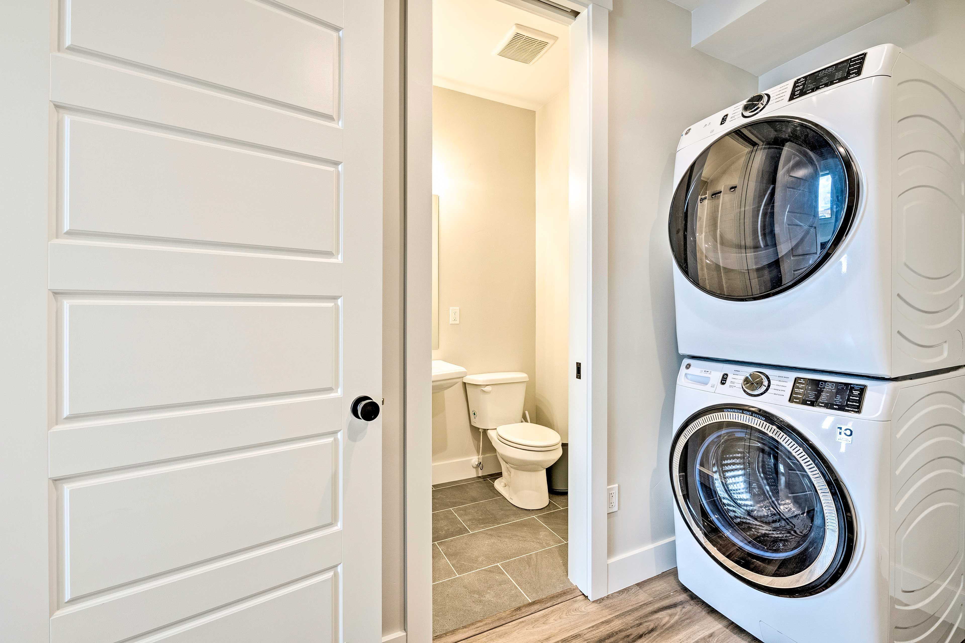 Laundry Room | Washer & Dryer