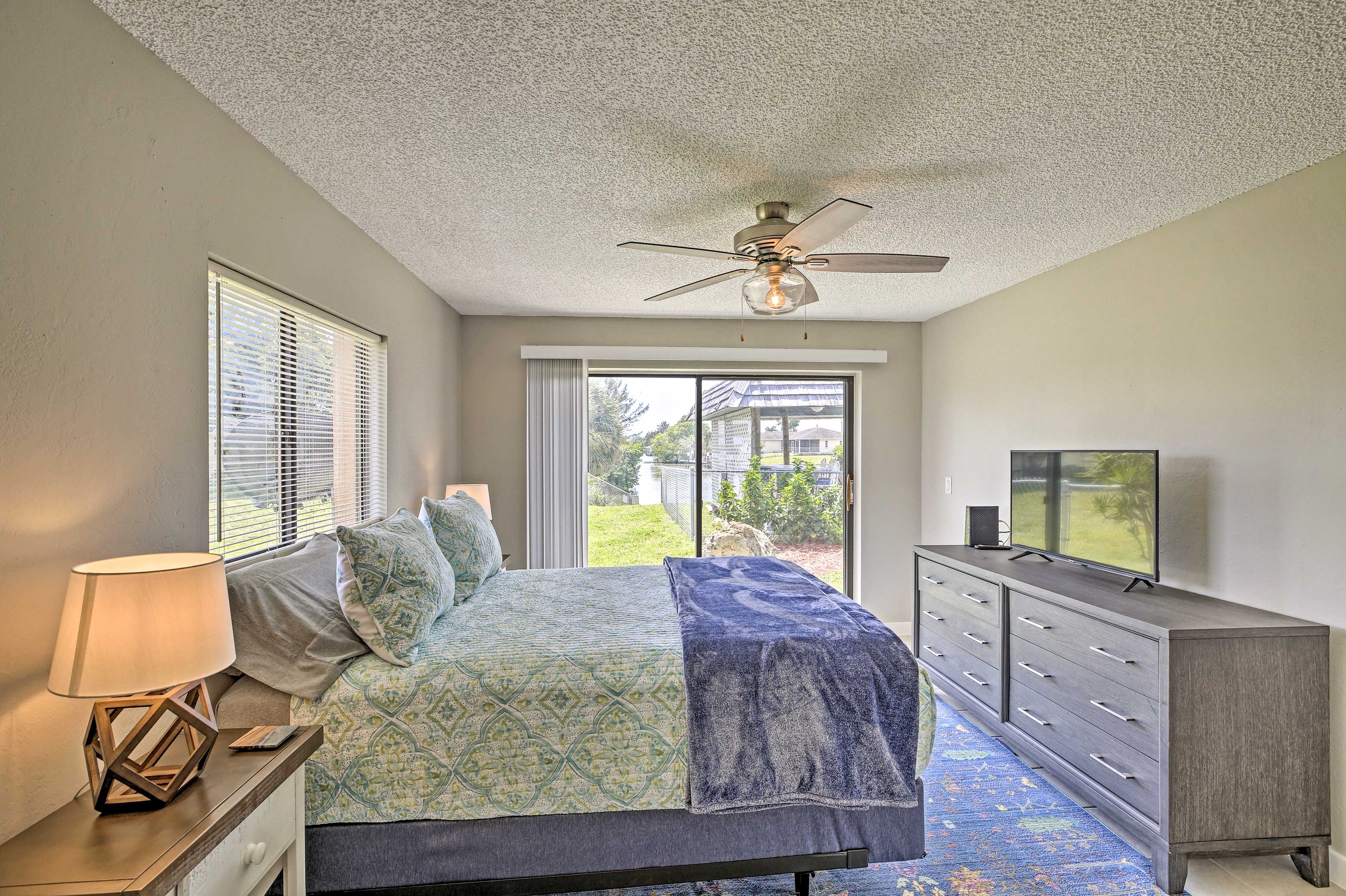 Bedroom 1 | Smart TV
