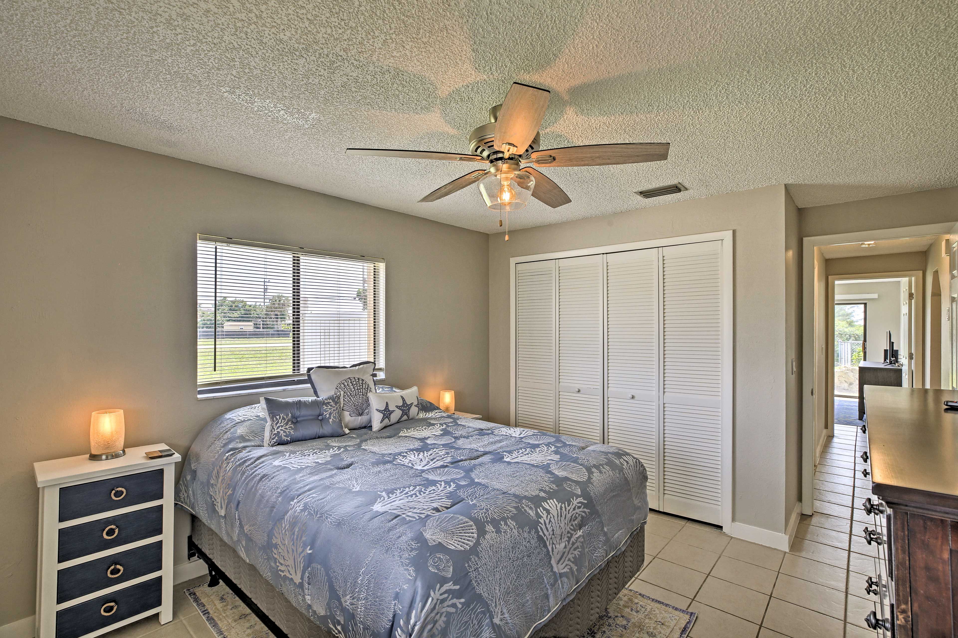 Bedroom 2 | Queen Bed