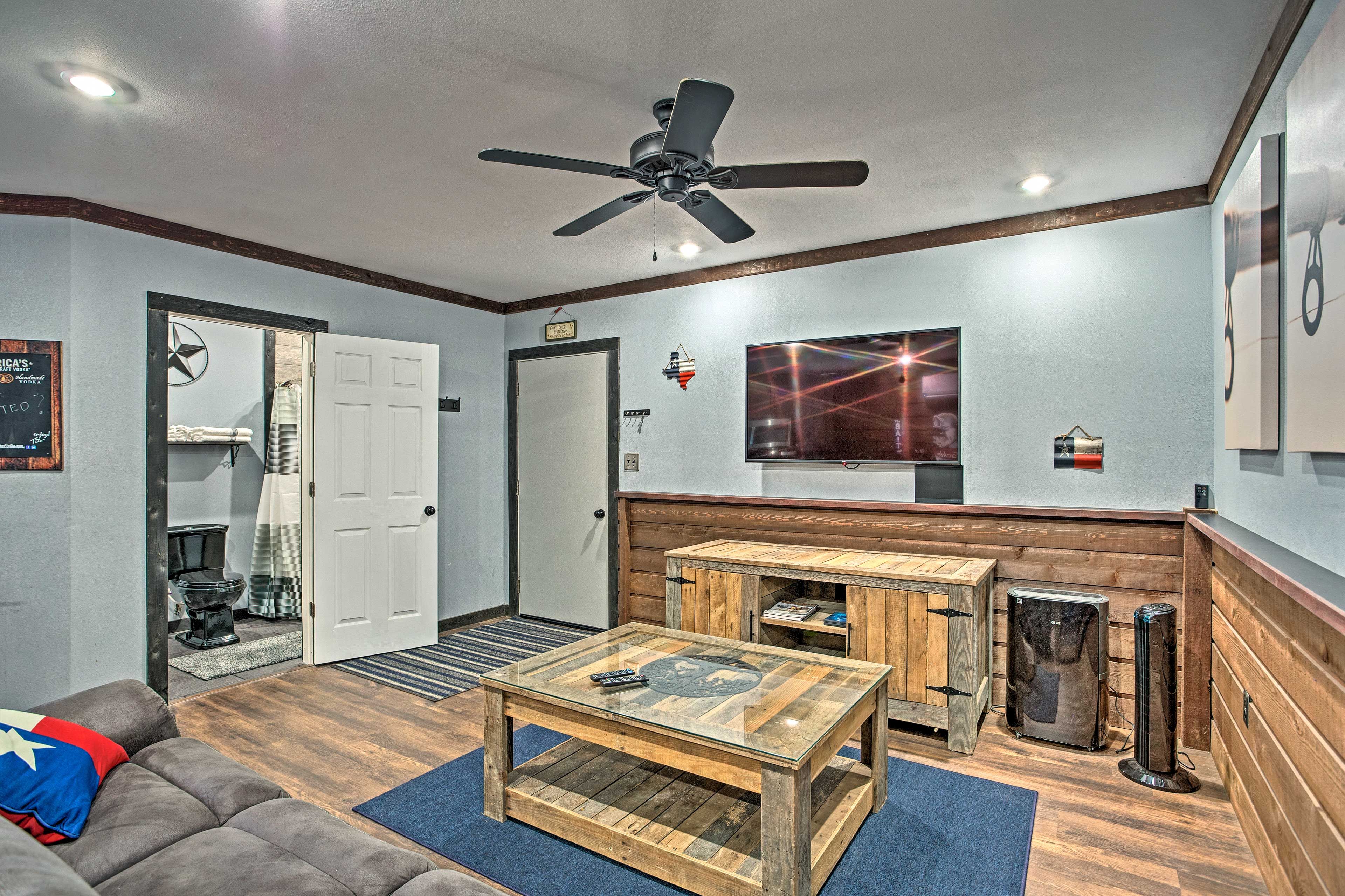 Living Room | Air Conditioning