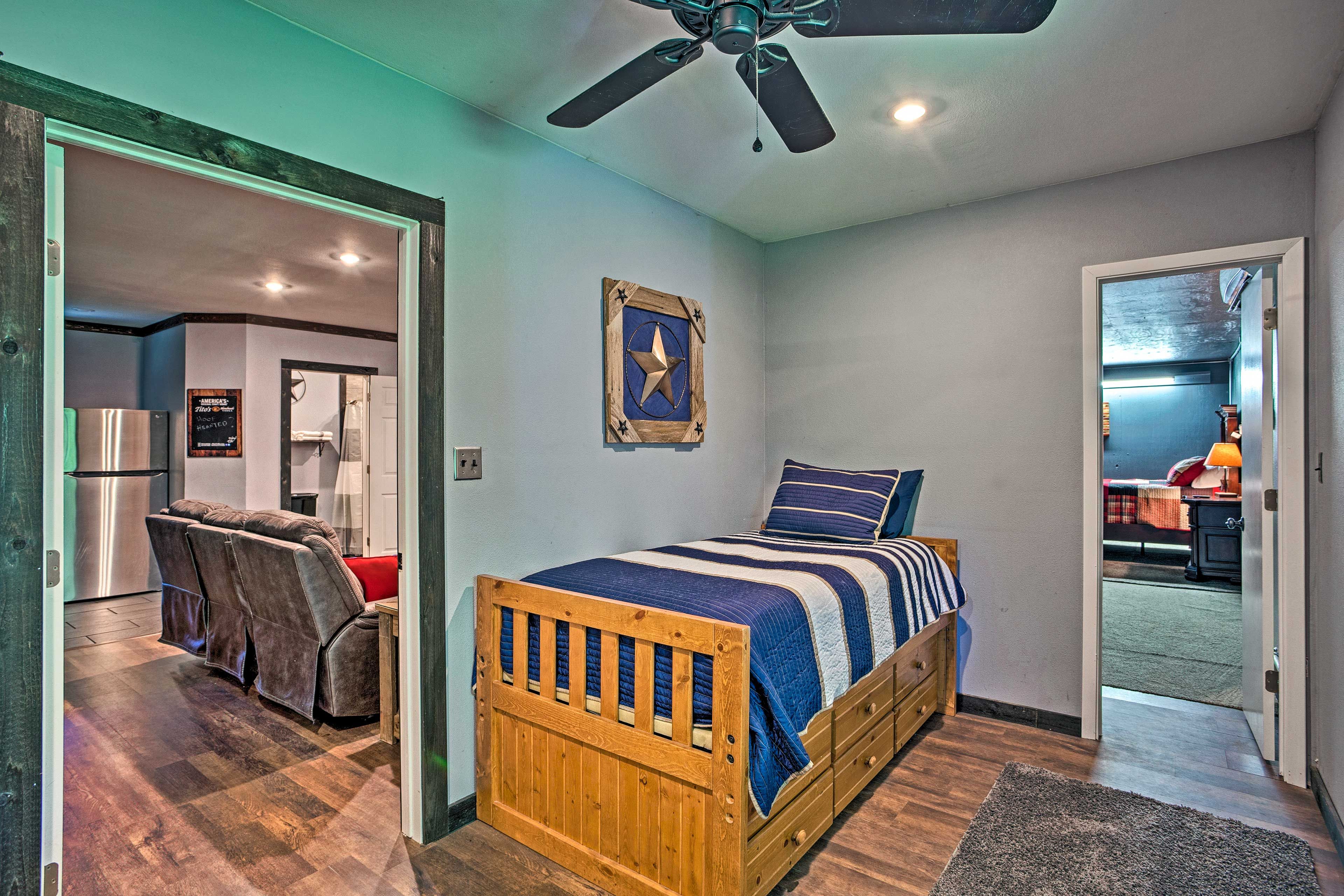 Bedroom 2 | Twin Bed