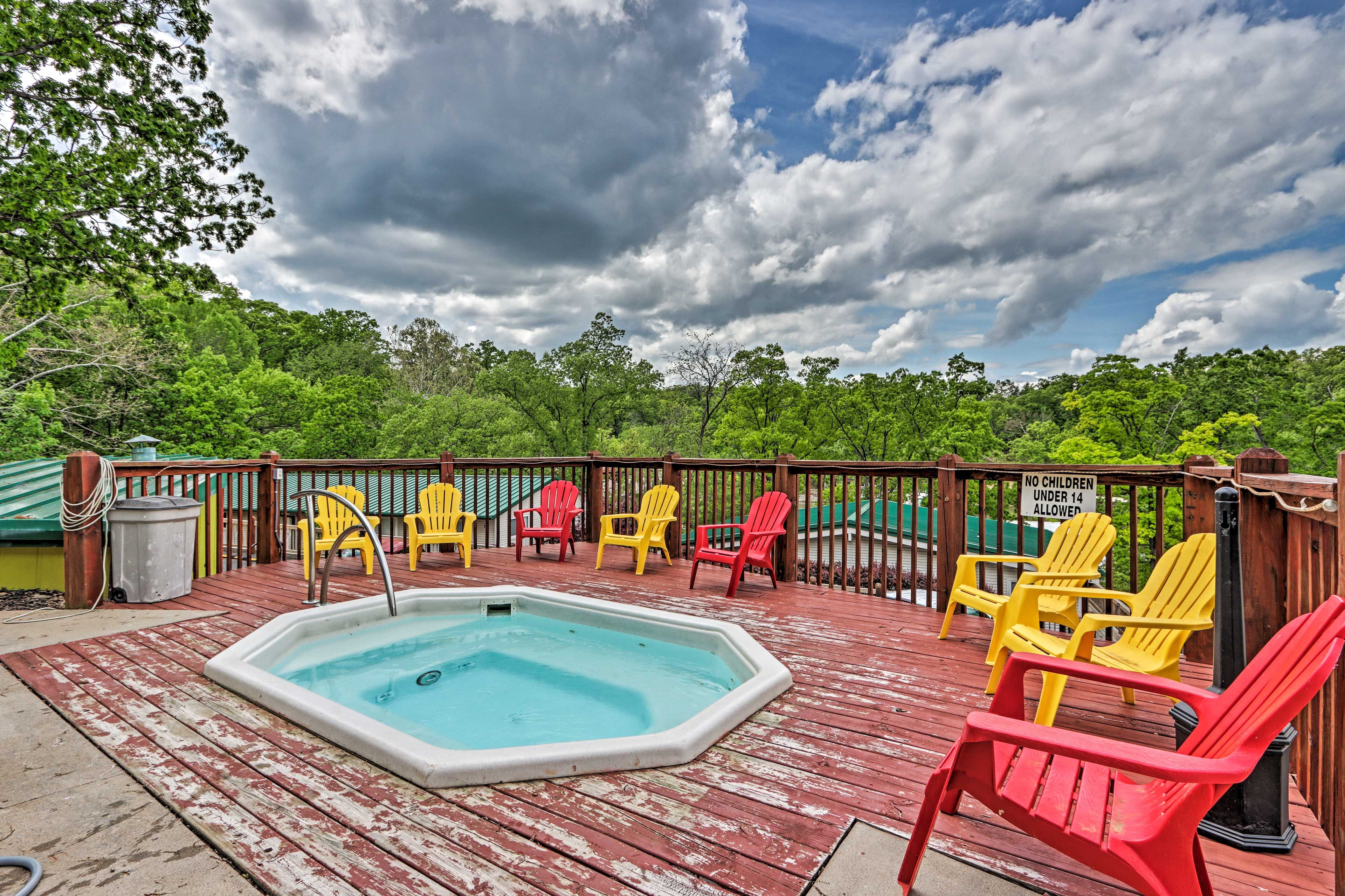 Big Bear Resort | Community Hot Tub