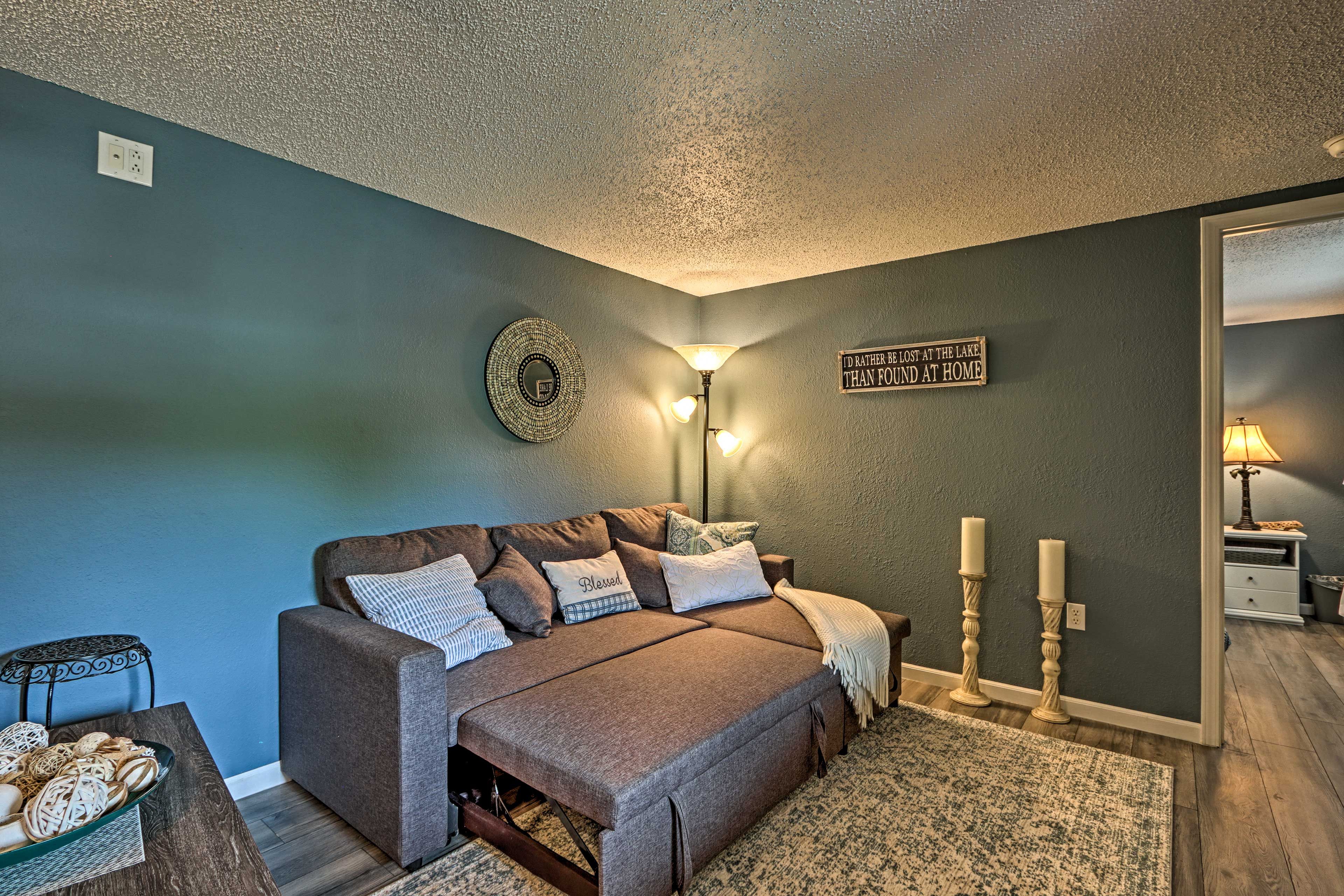 Living Room | Sleeper Sofa
