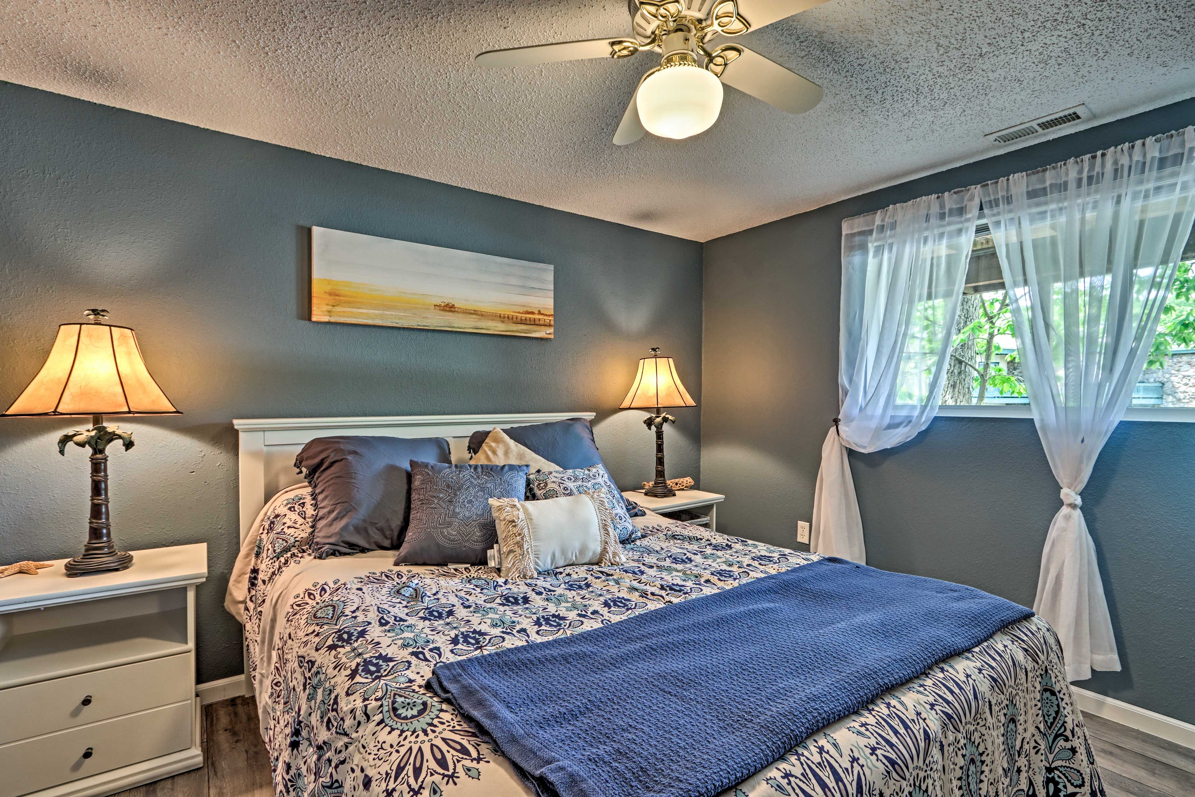 Bedroom 2 | Queen Bed