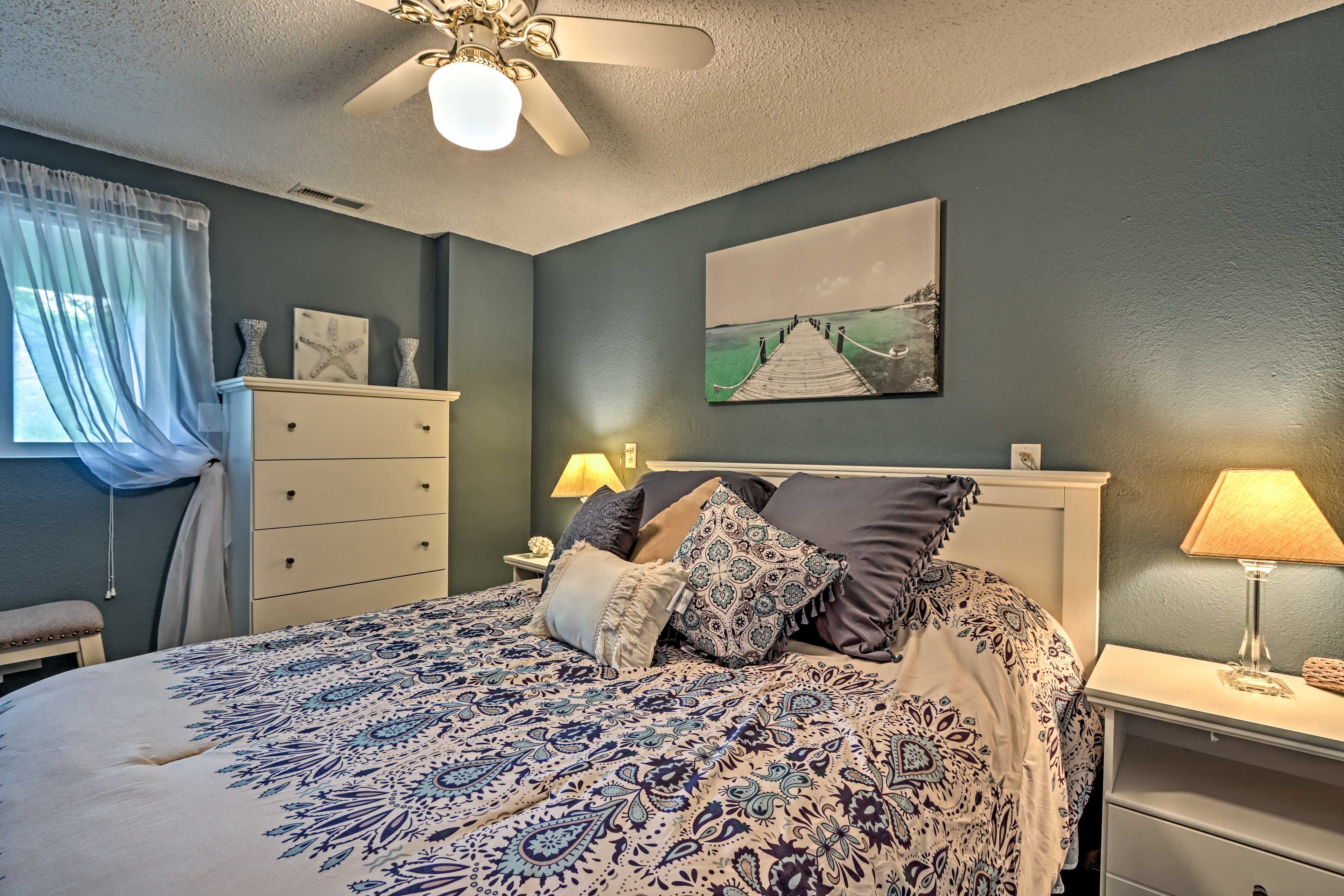 Bedroom 1 | Queen Bed | Linens Provided