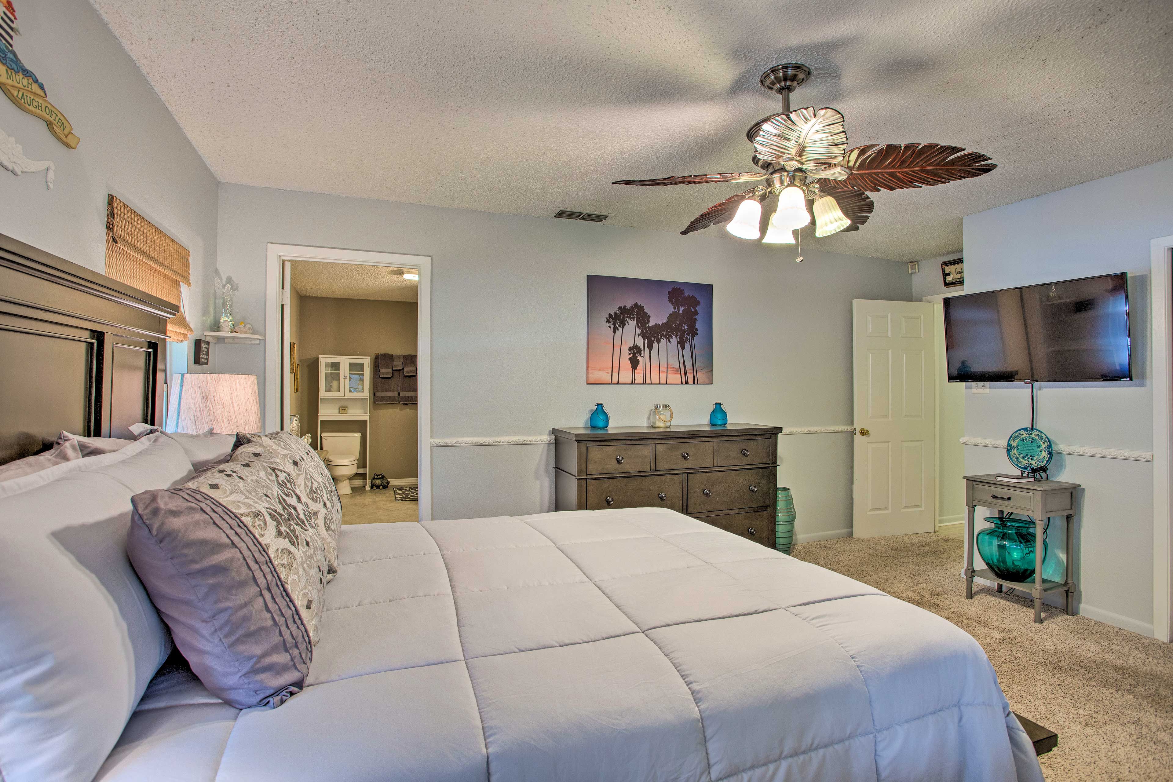Bedroom 1 | Smart TV