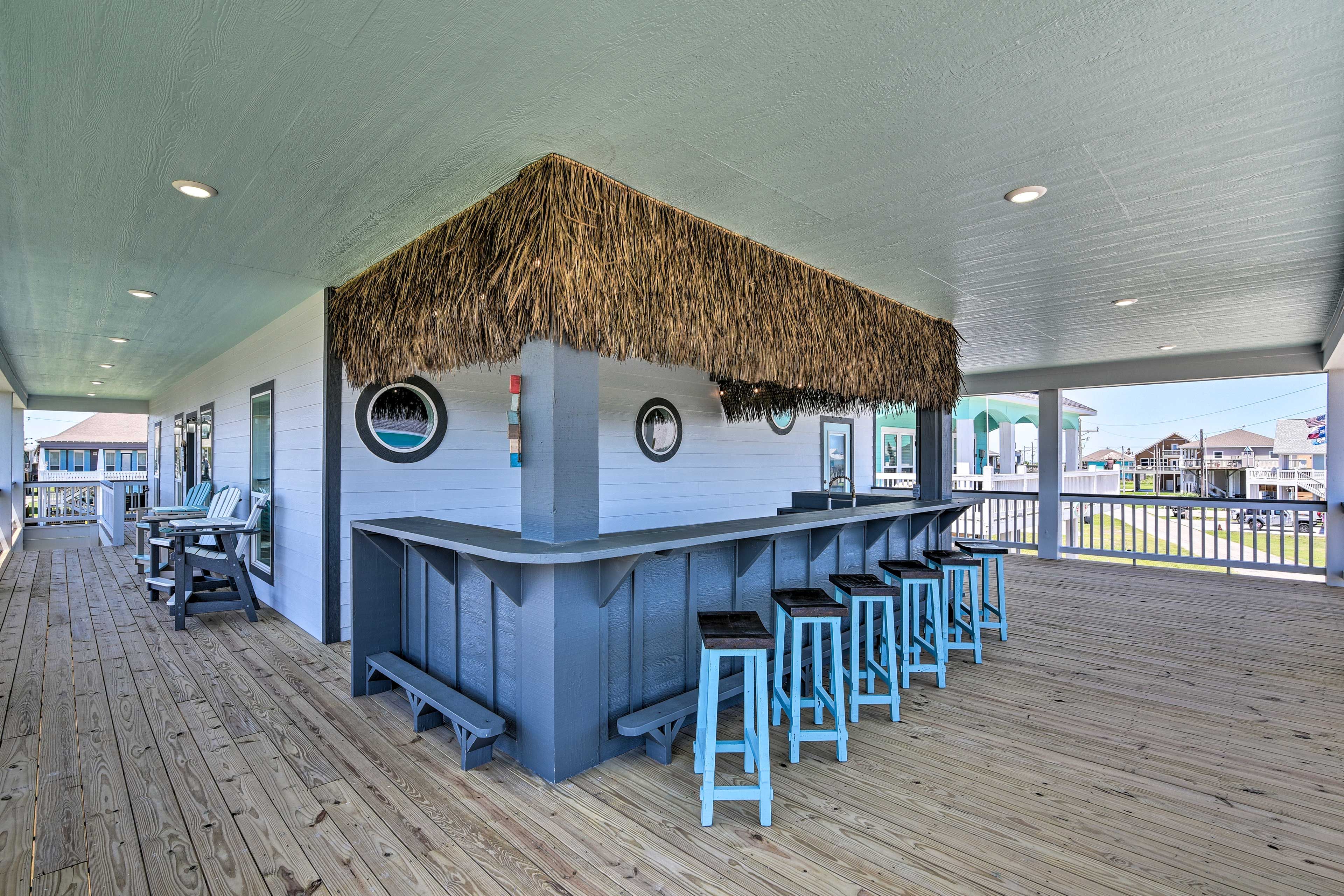 Wraparound Deck | Upper Tropical Bar