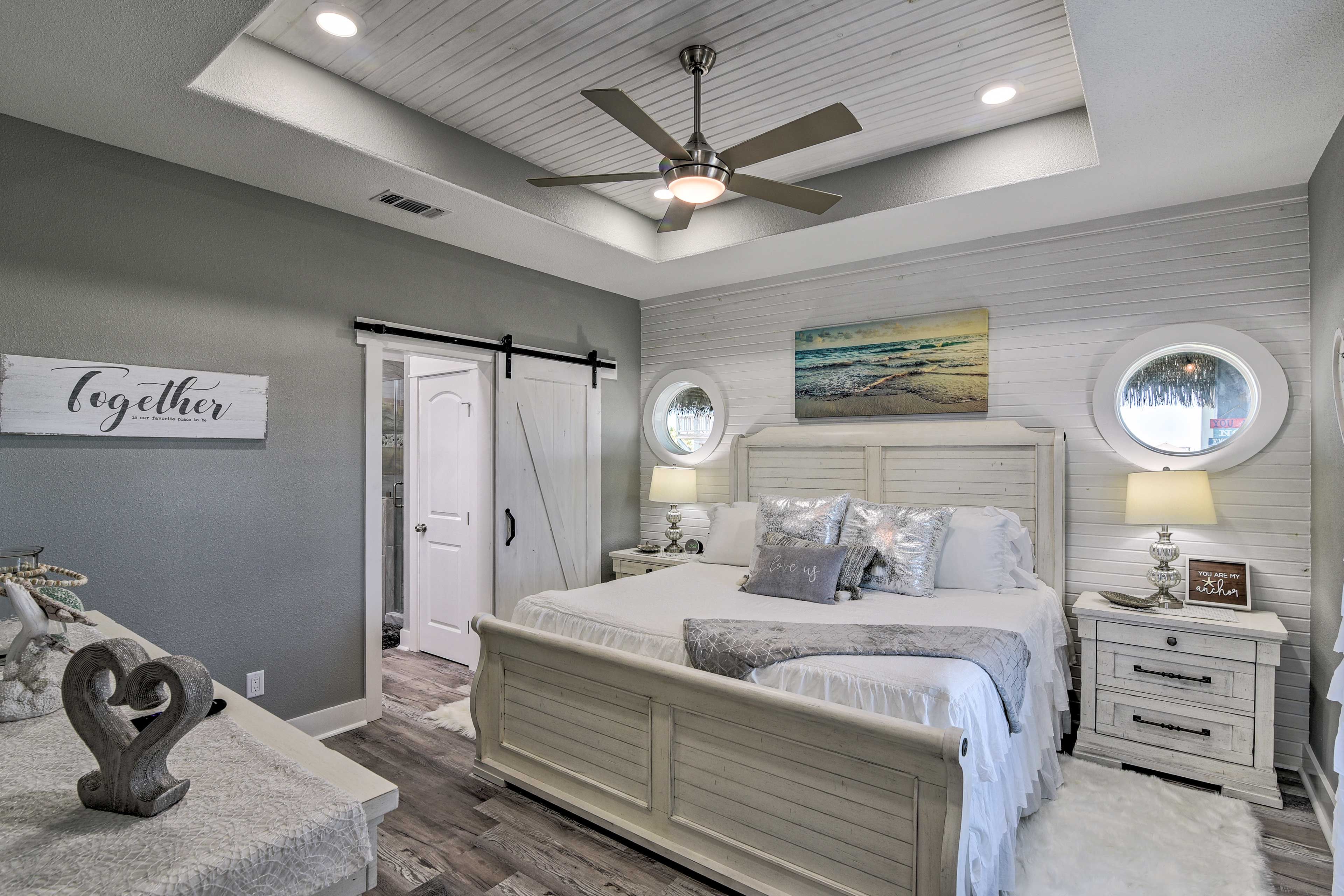 Bedroom 1 | King Bed | Smart TV | En-Suite Bathroom