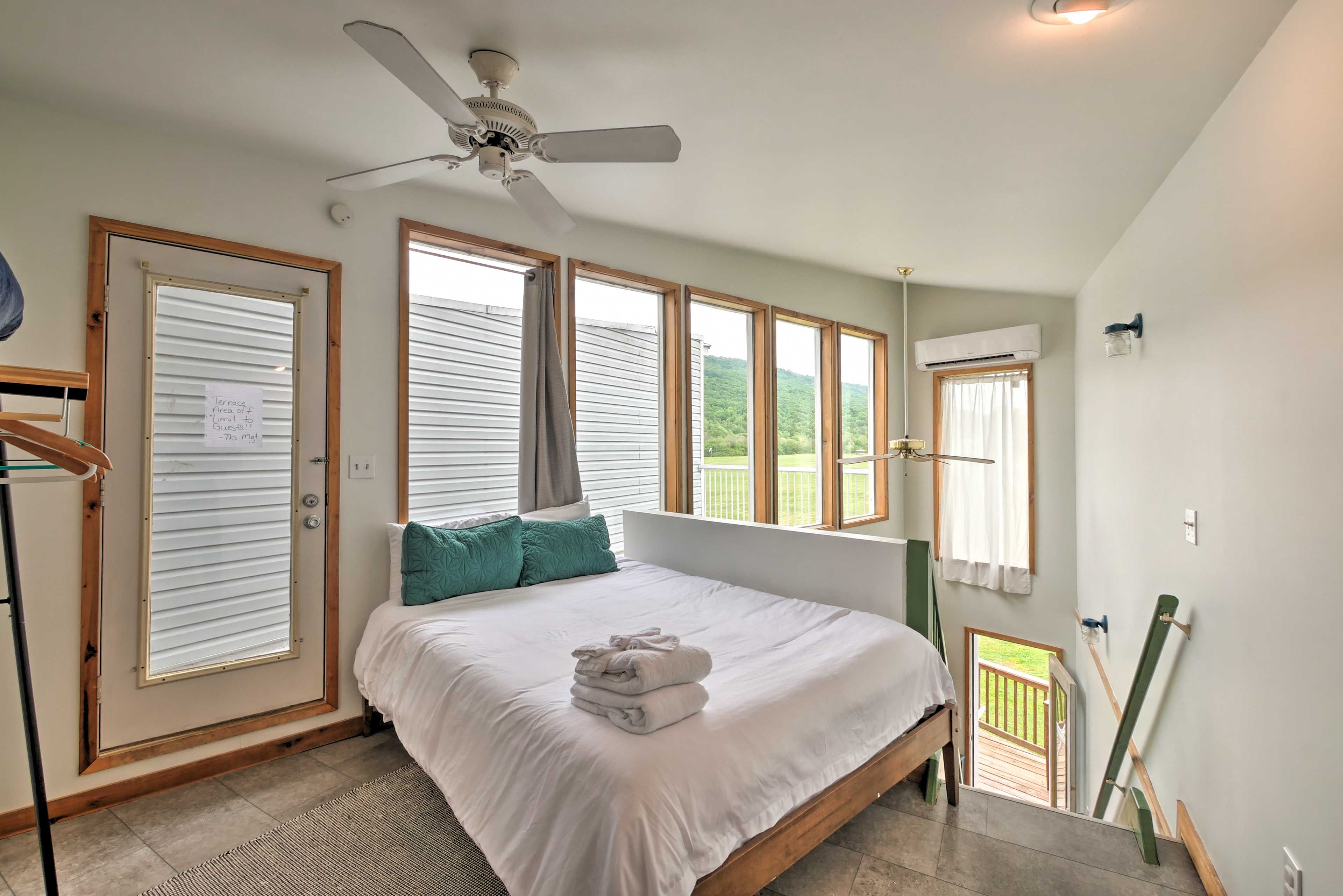 Lofted Studio | Linens Provided