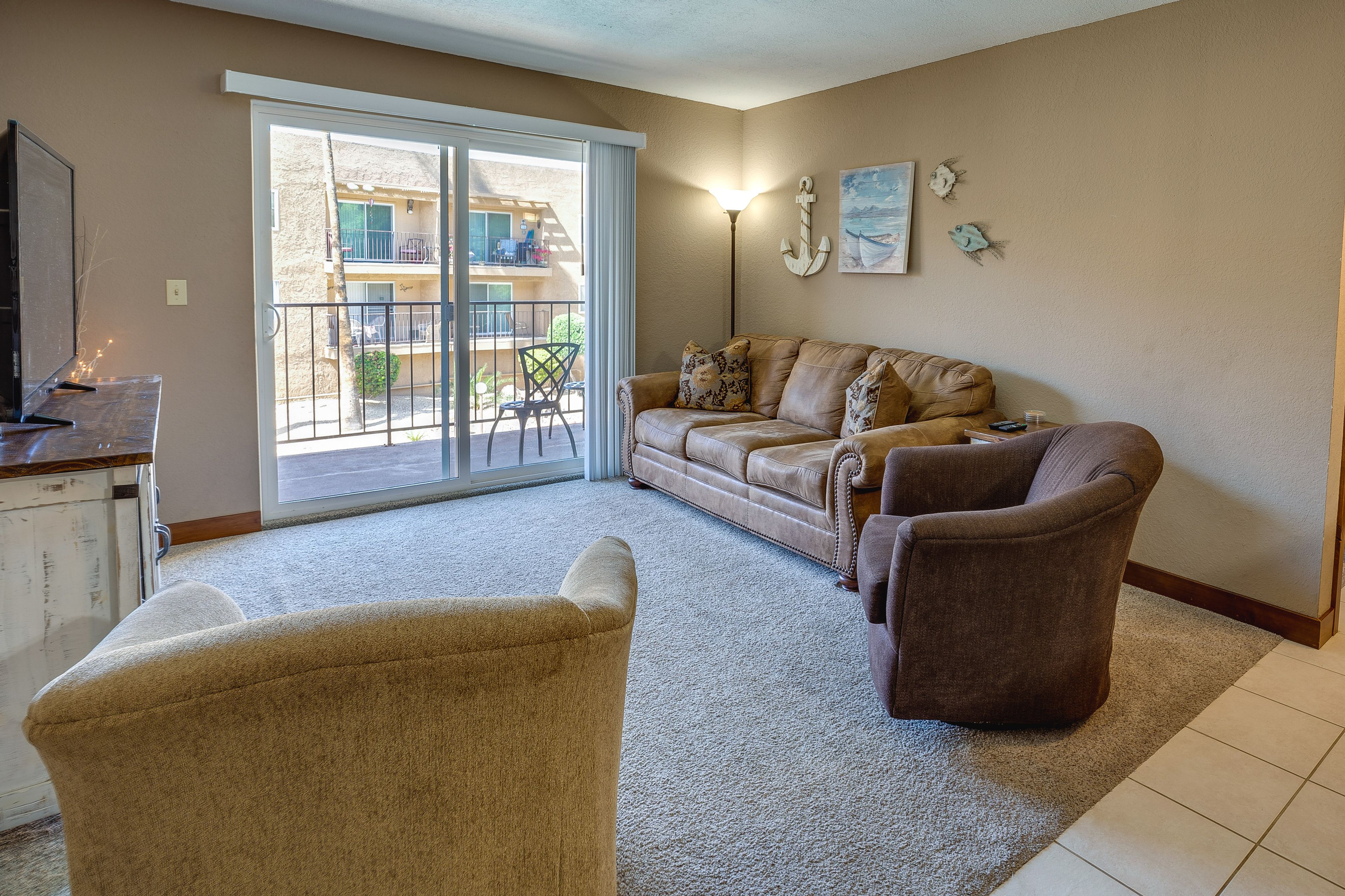 Living Room | Sleeper Sofa | Free WiFi | Smart TV