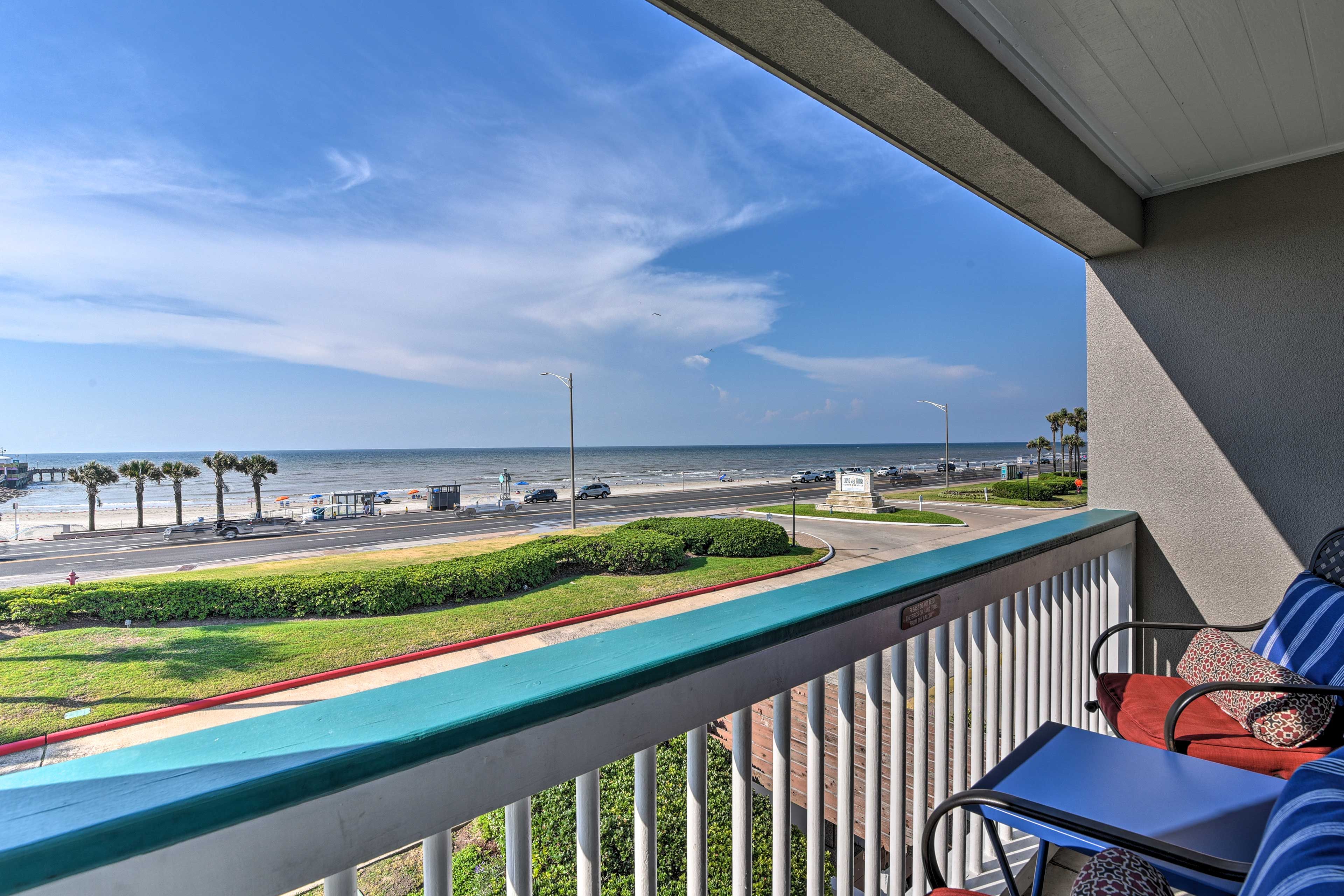 Exterior | Private Balcony