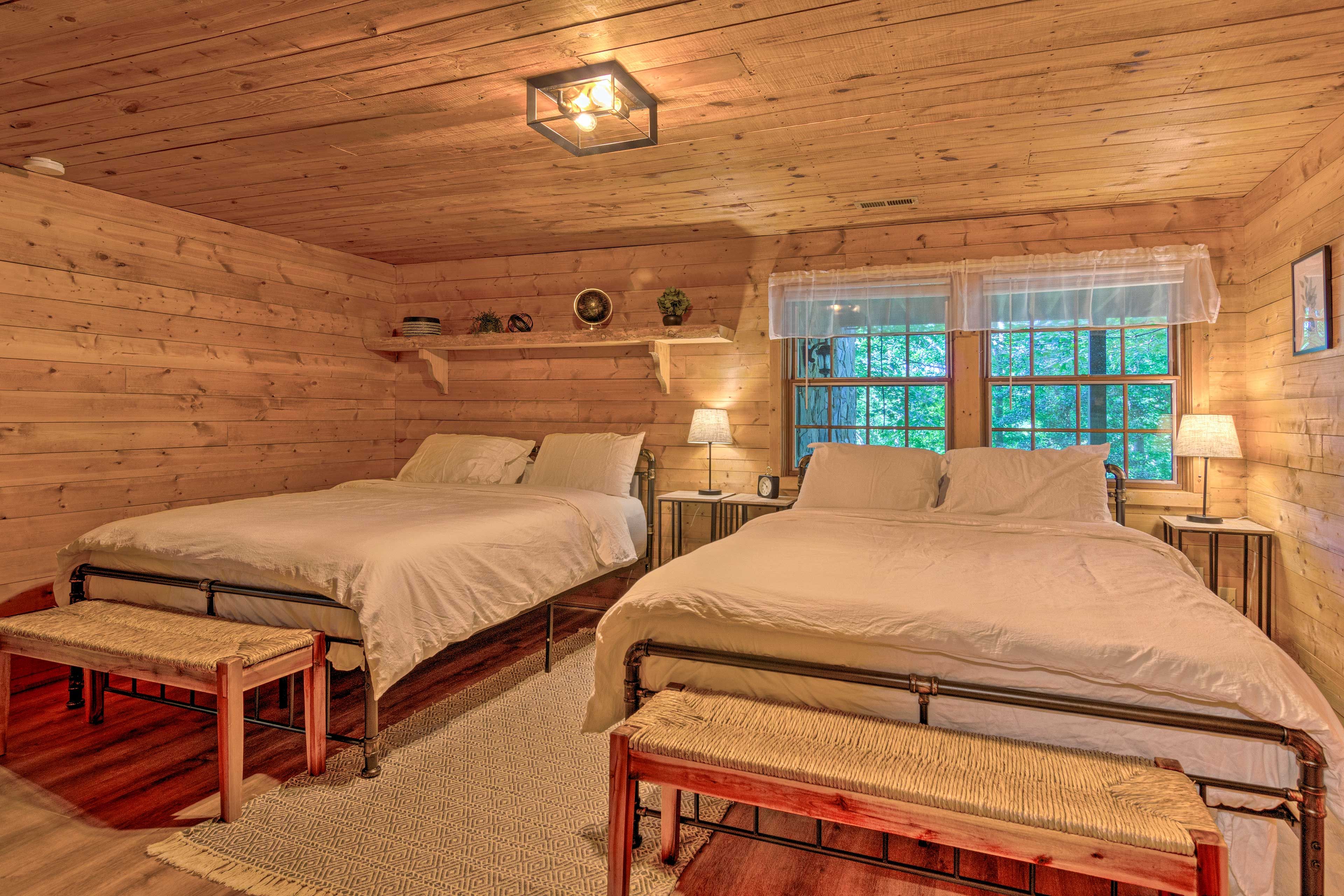 Bedroom 5 | 2 Queen Beds
