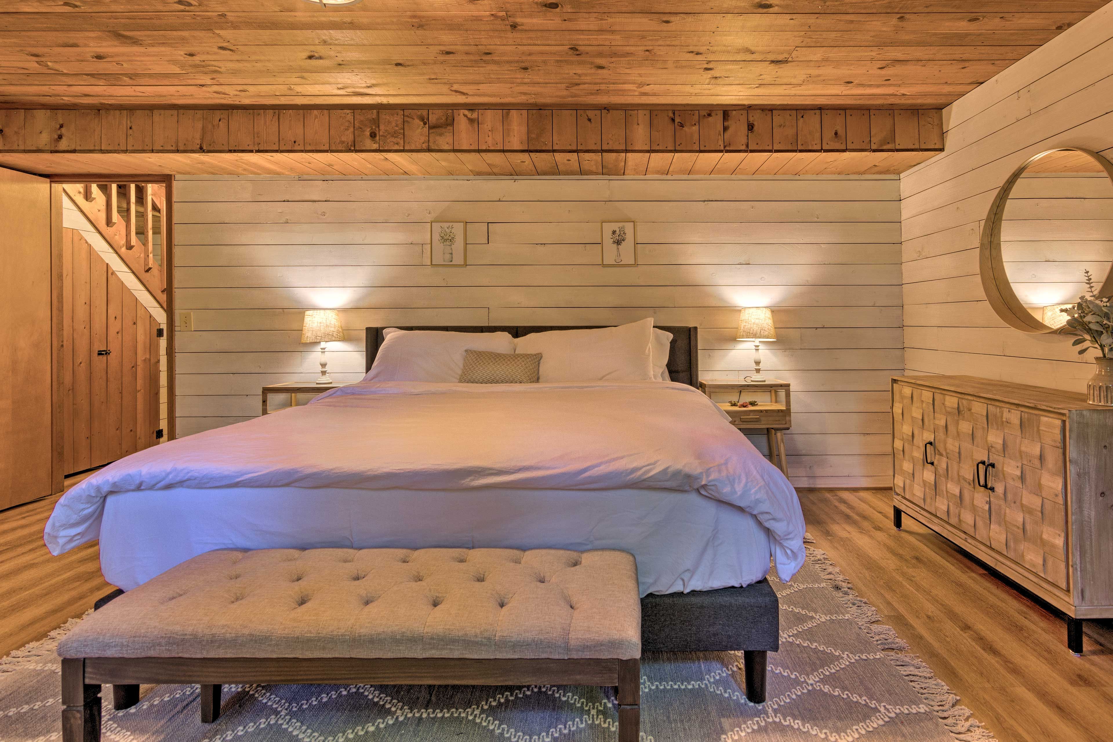 Bedroom 1 | King Bed