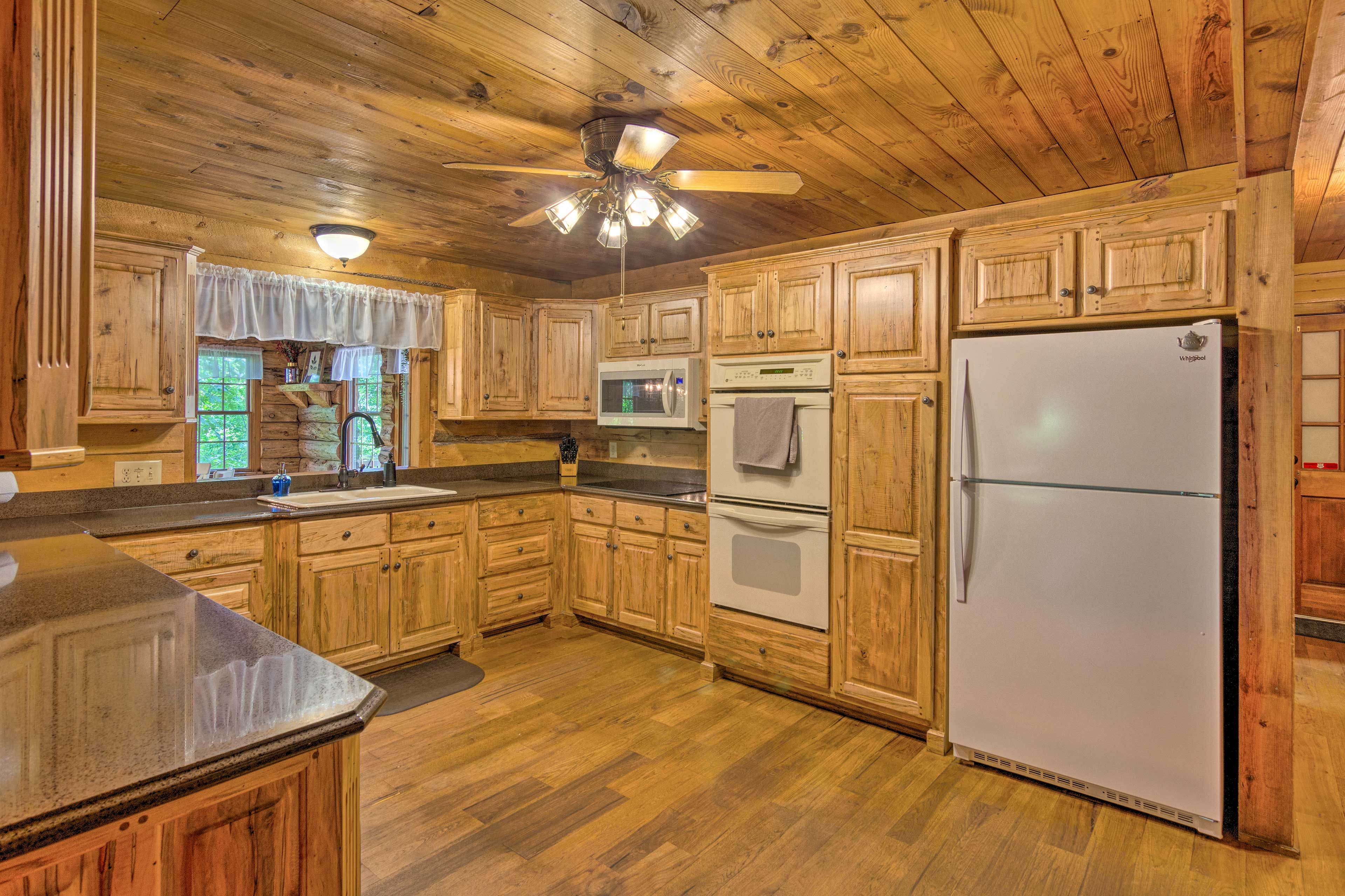 Fully Equipped Kitchen | Dishware & Flatware