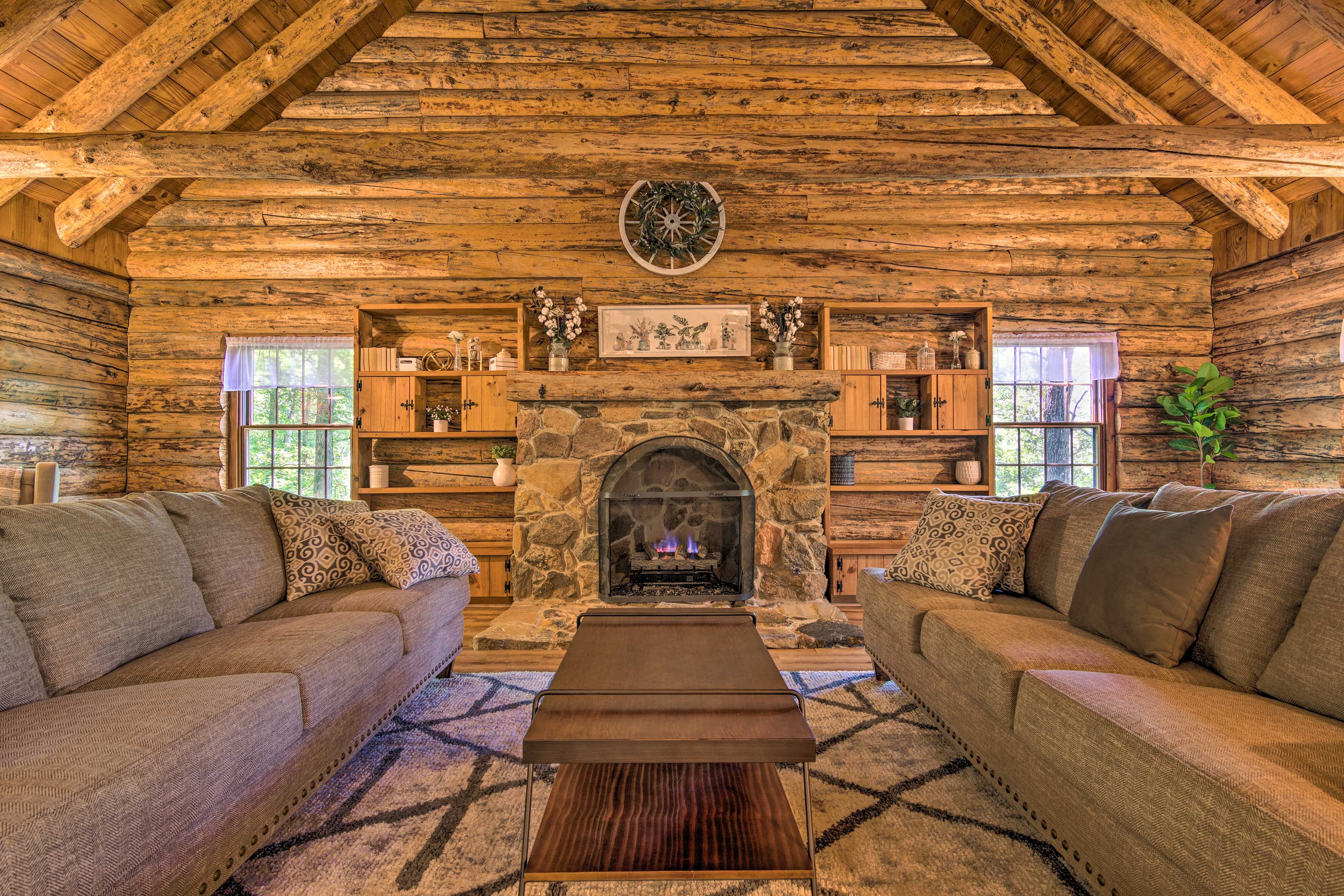 Living Room | Gas Fireplace