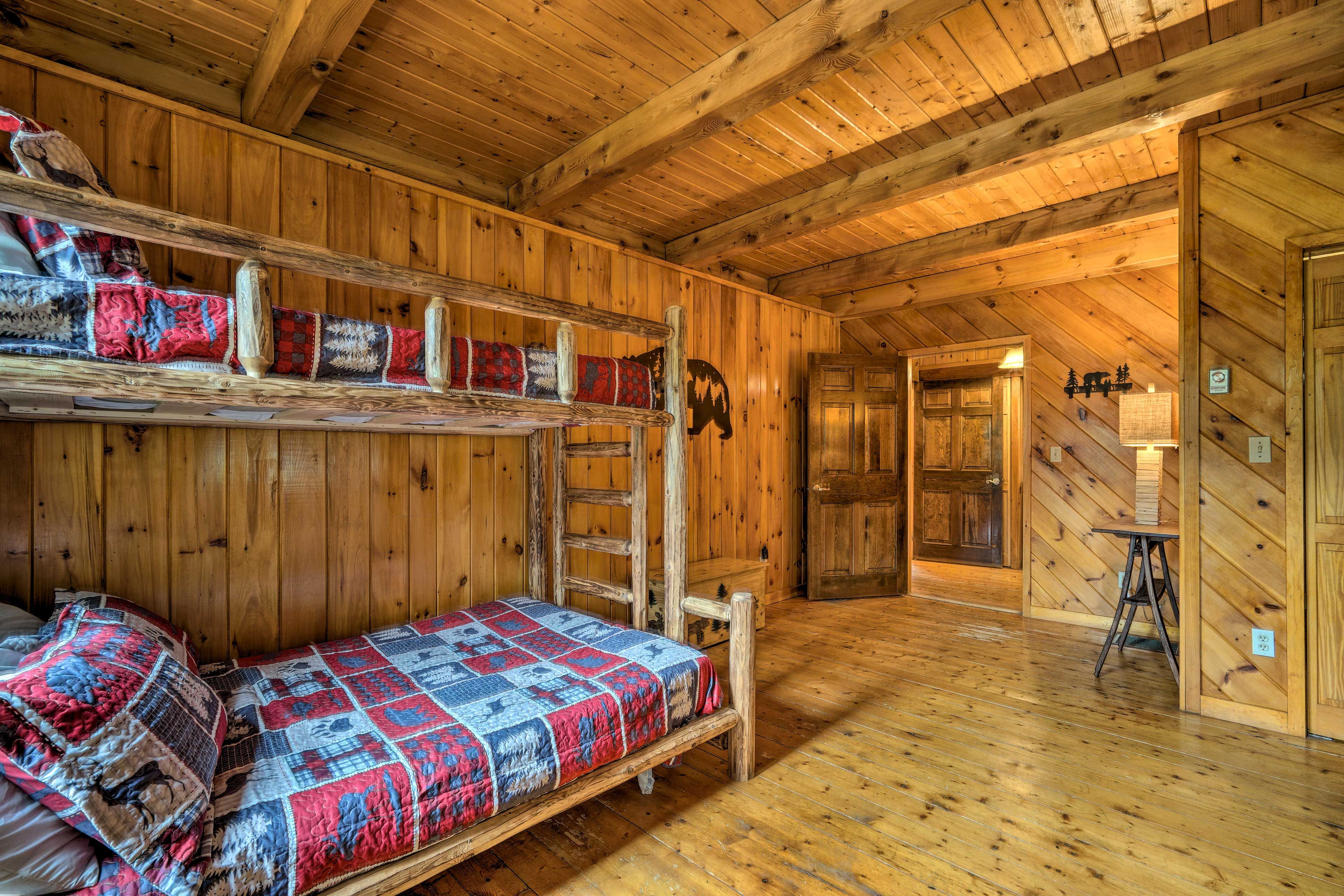 Bedroom 2 | Pack 'n Play Available