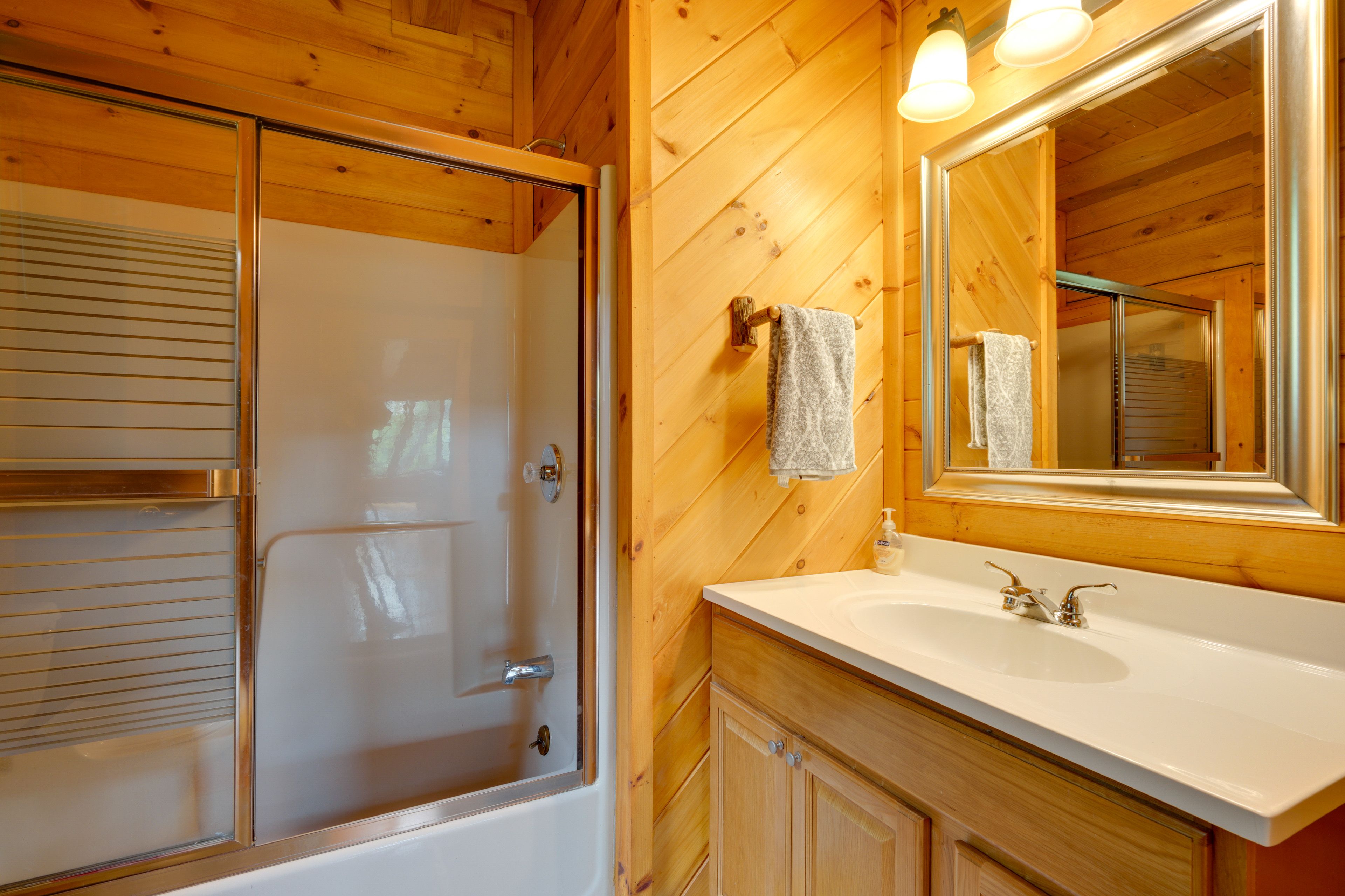 Full Bathroom