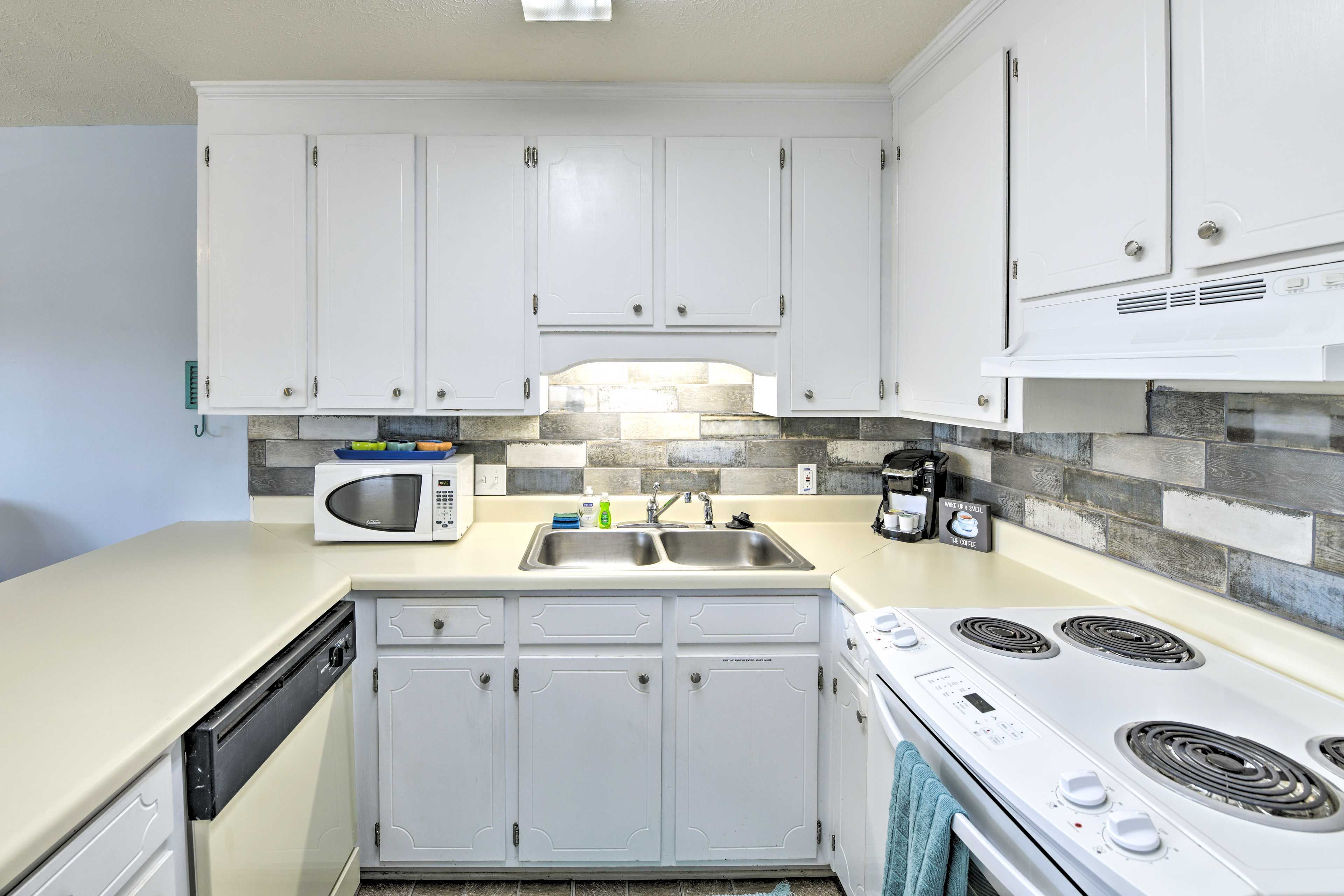 Kitchen | Trash Bags & Paper Towels