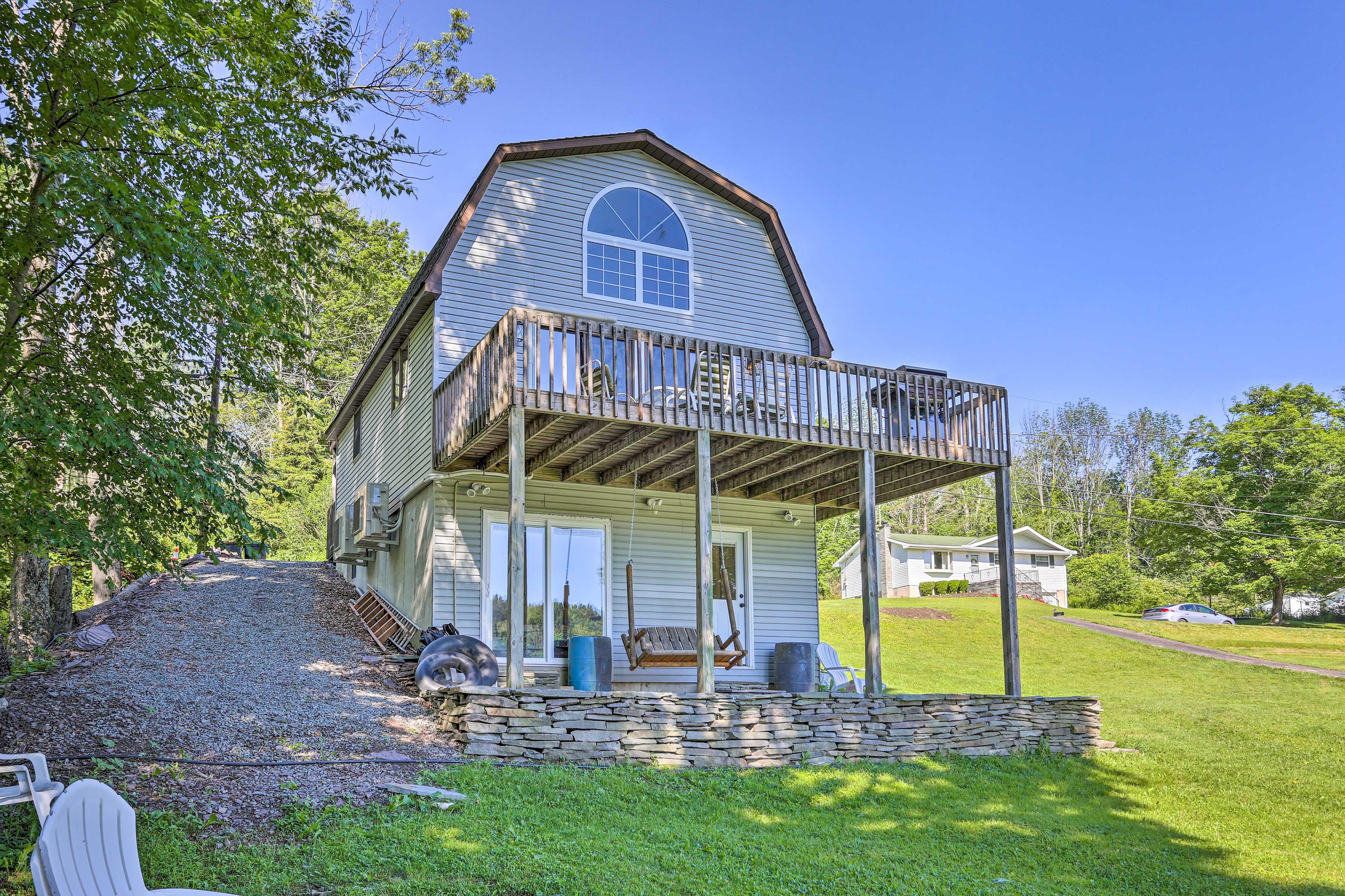 Property Exterior | Multi-Level Home | Direct Lake Access