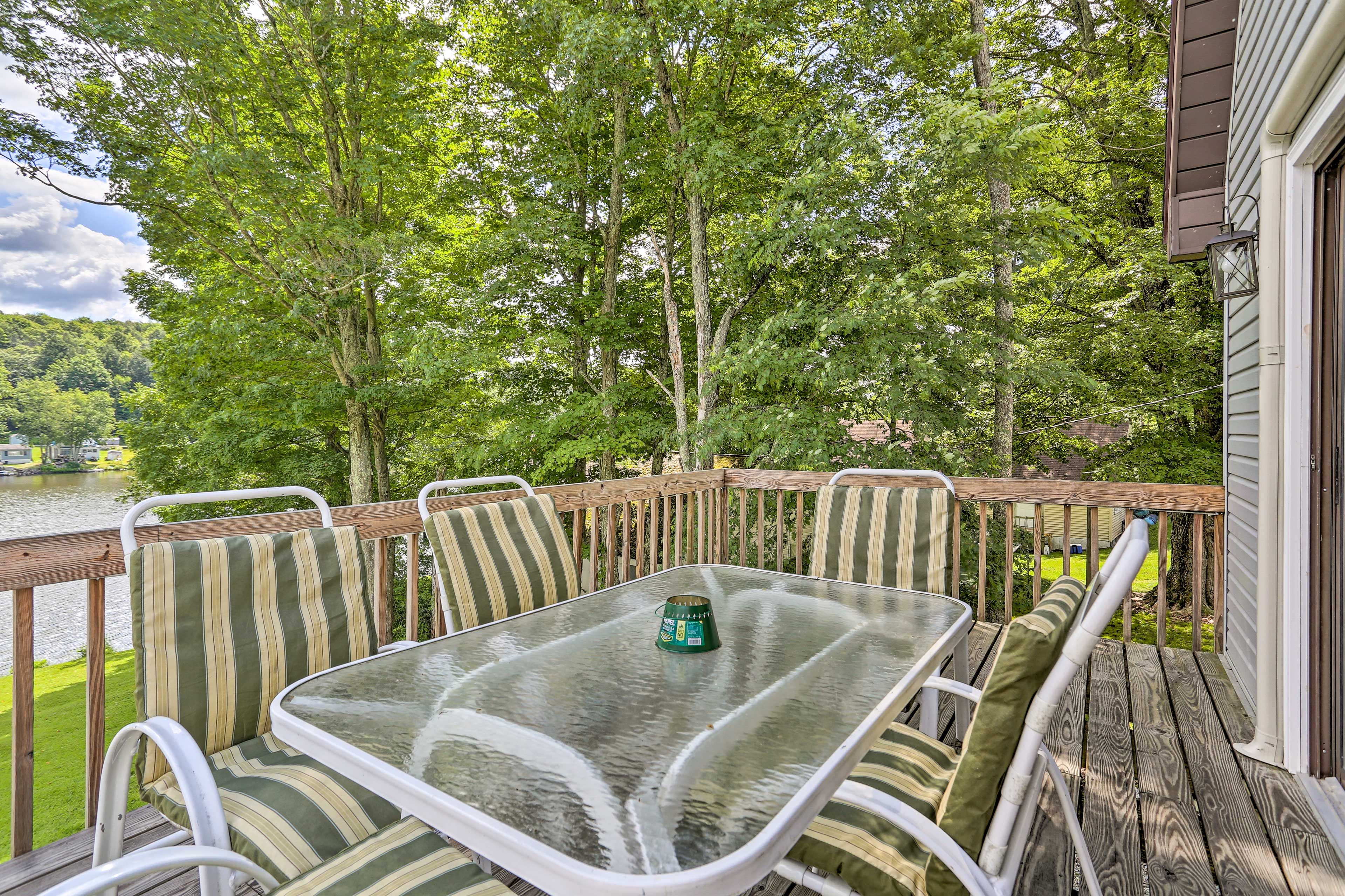 Deck | Main Floor