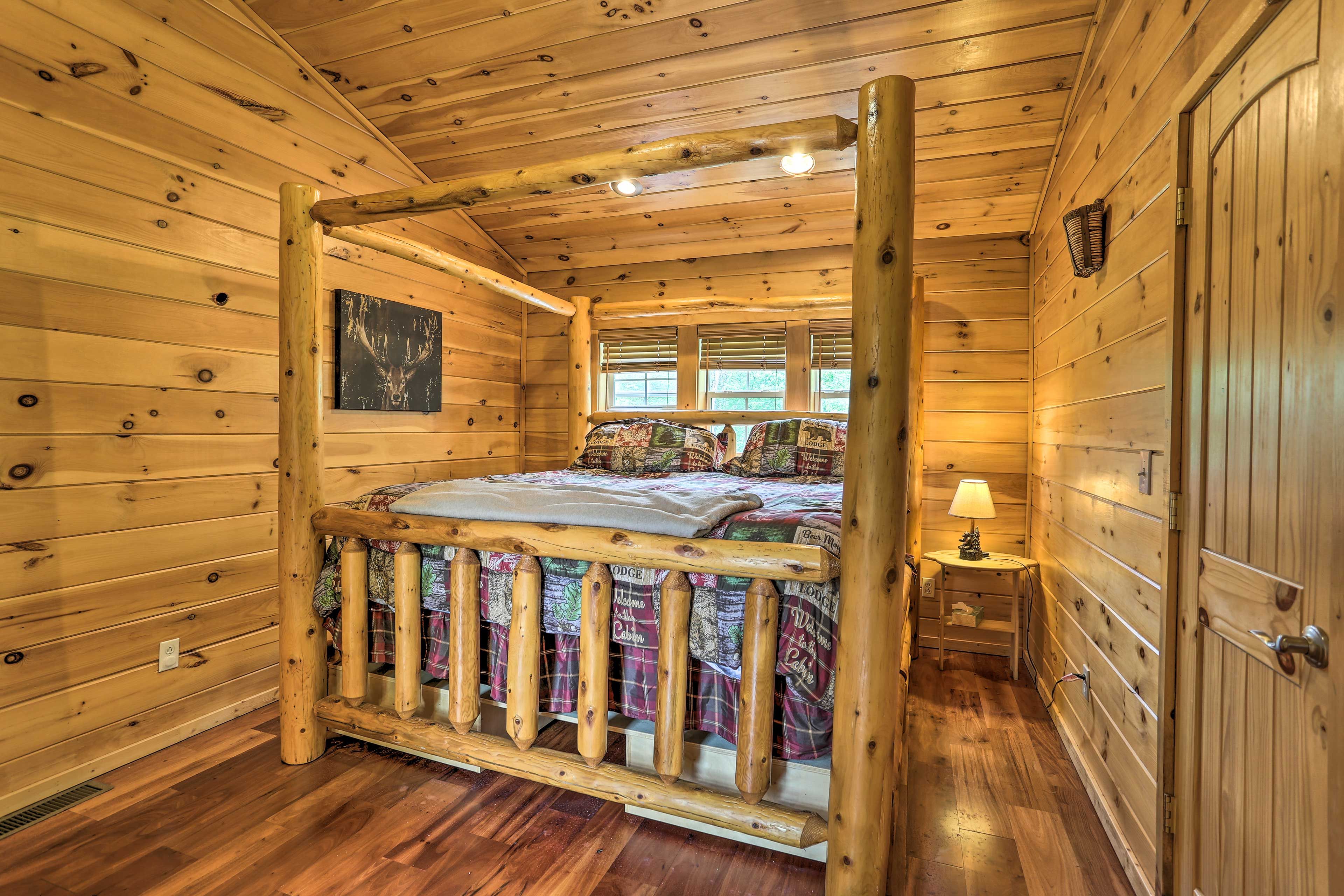 Bedroom 1 | King Bed | 2nd Floor | En-Suite Bathroom