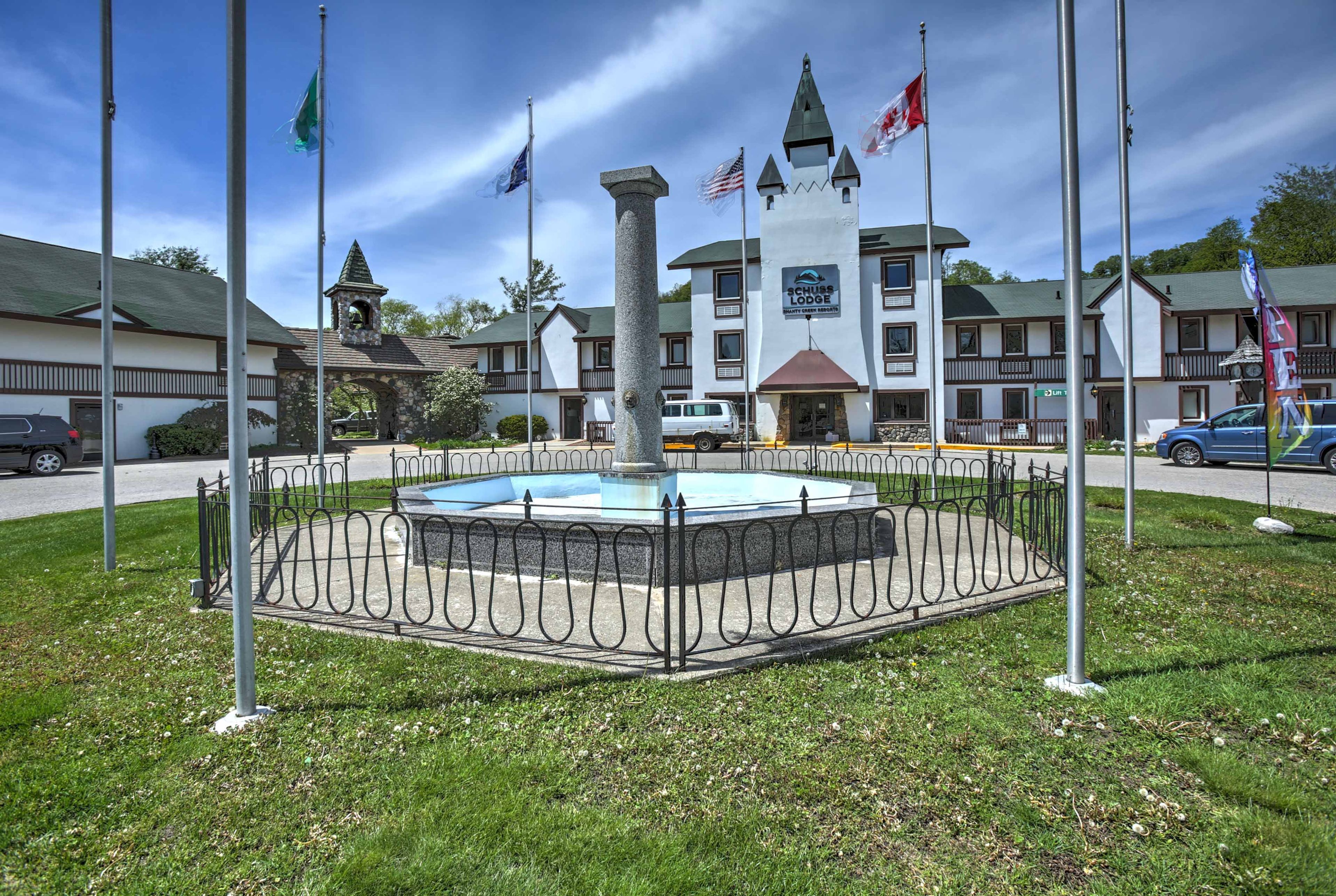 Schuss Lodge (On-Site Access)