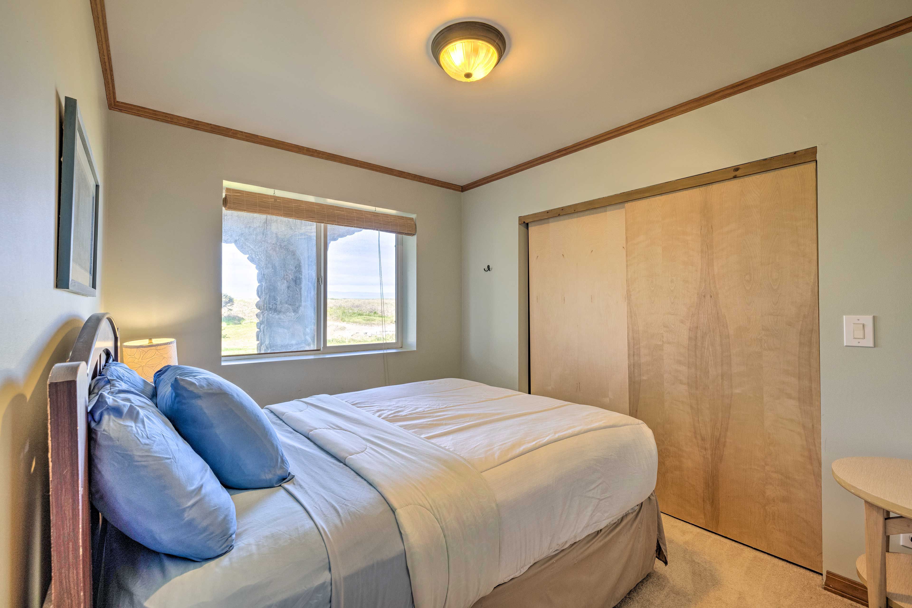 Bedroom 3 | 1st Floor | Queen Bed