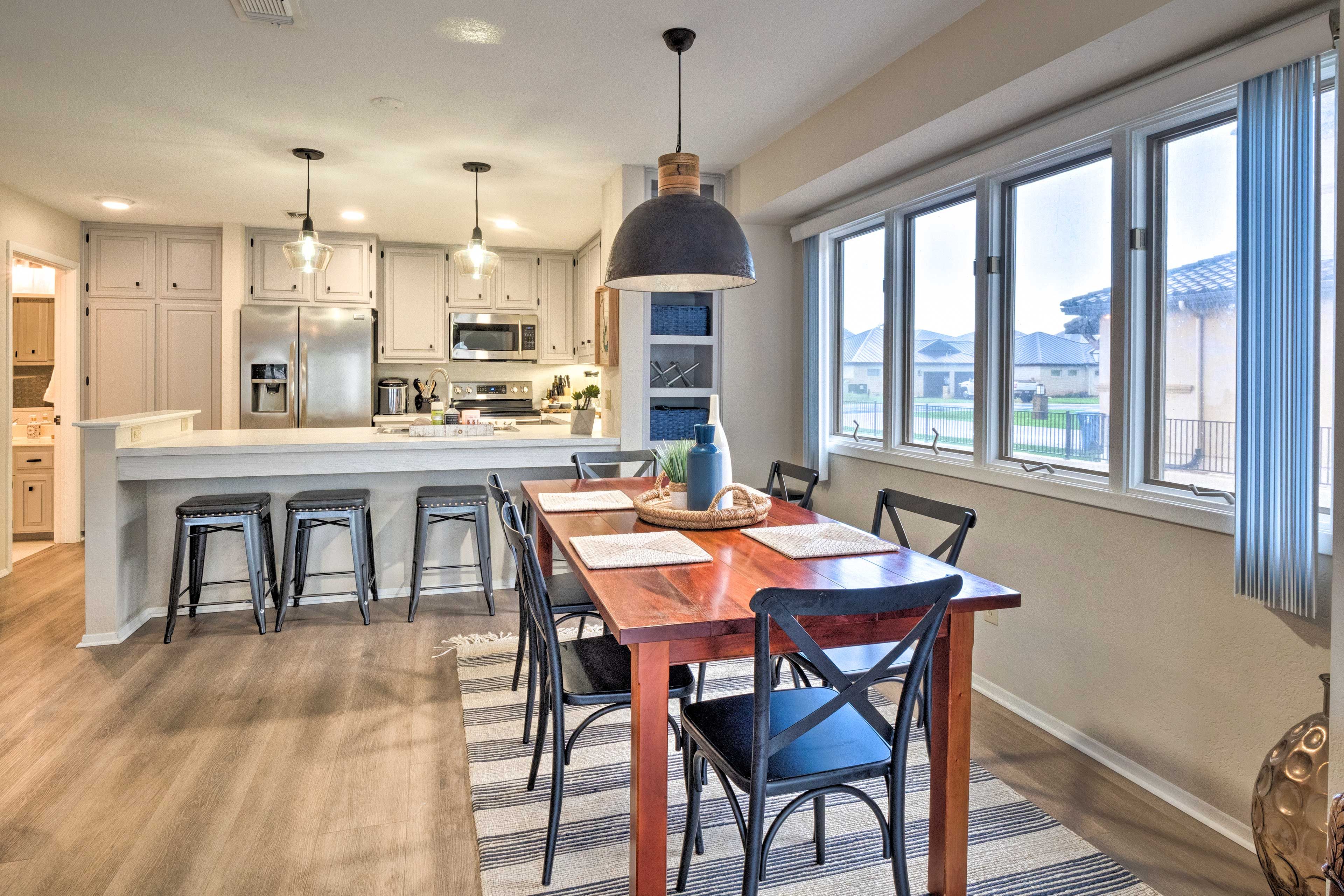 Dining Area | Main Level