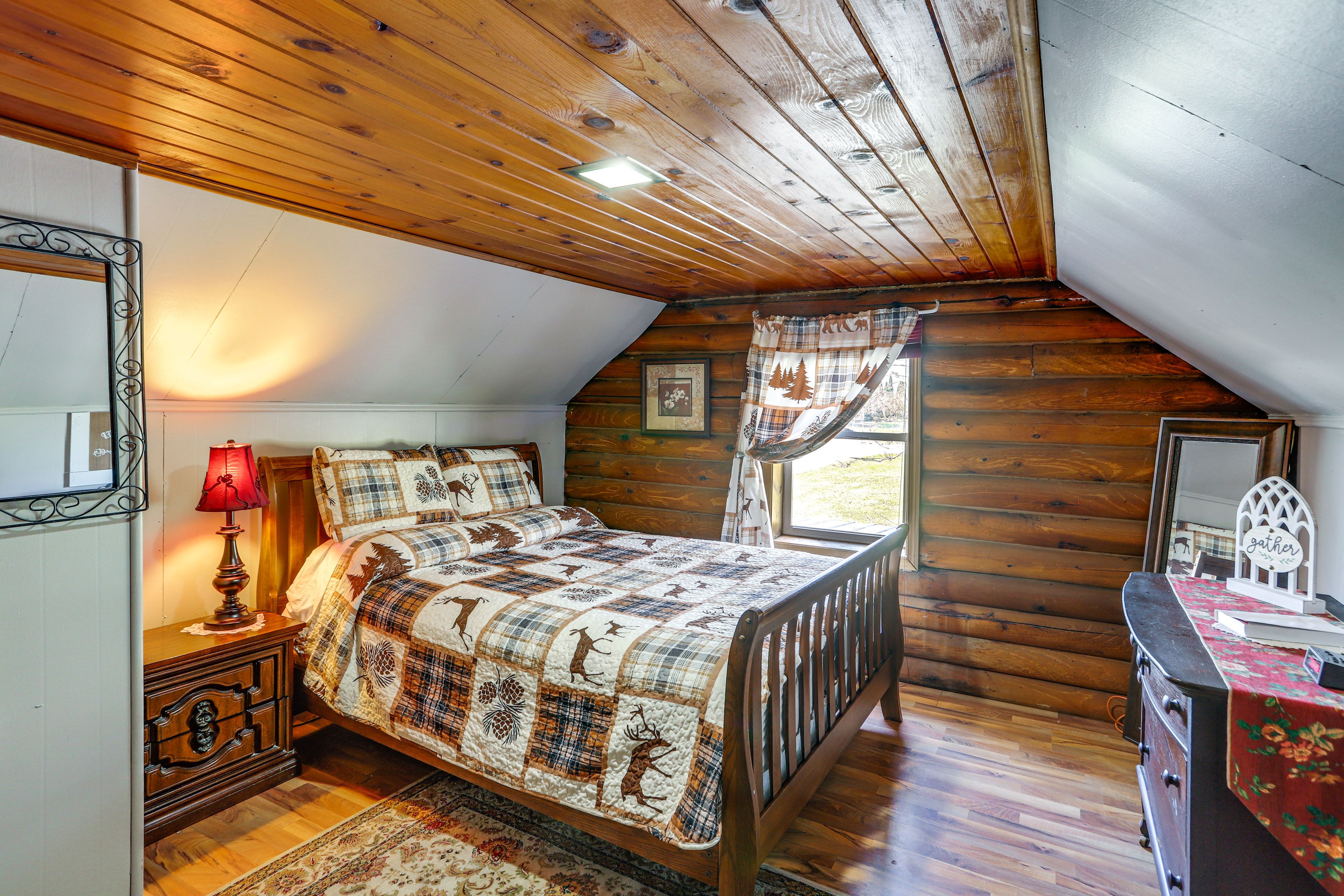 Bedroom 2 | Queen Bed | 2nd Floor | Stairs Required