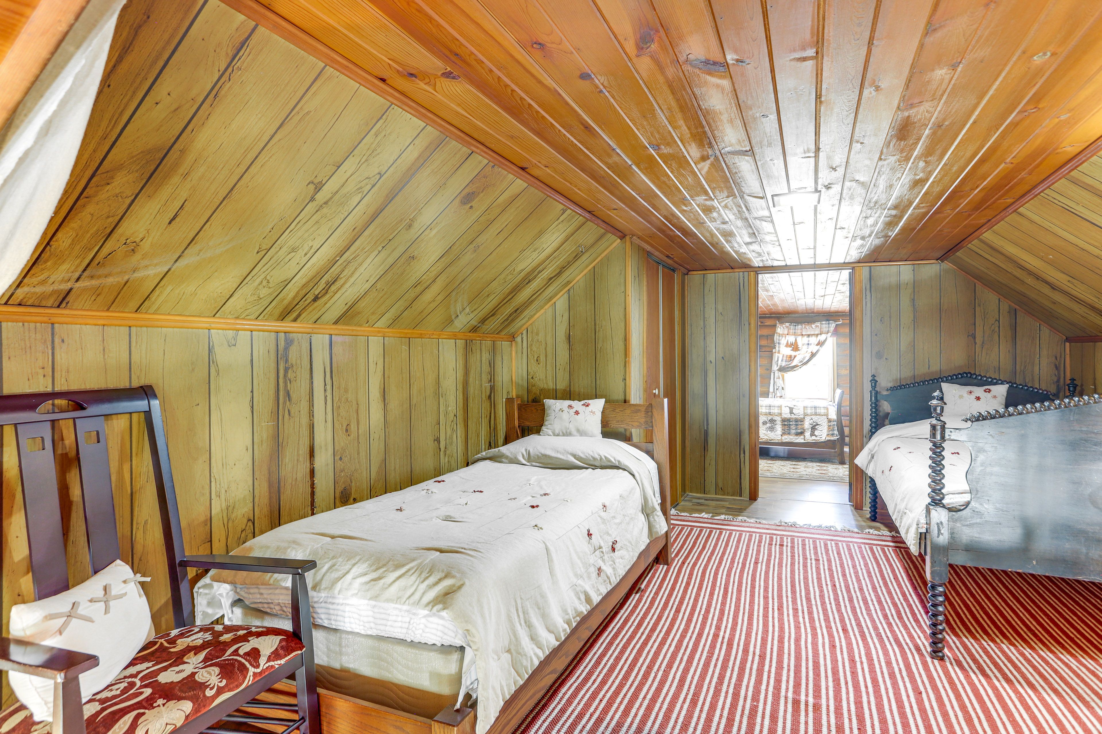 Bedroom 3 | 2 Twin Beds | 2nd Floor | Stairs Required