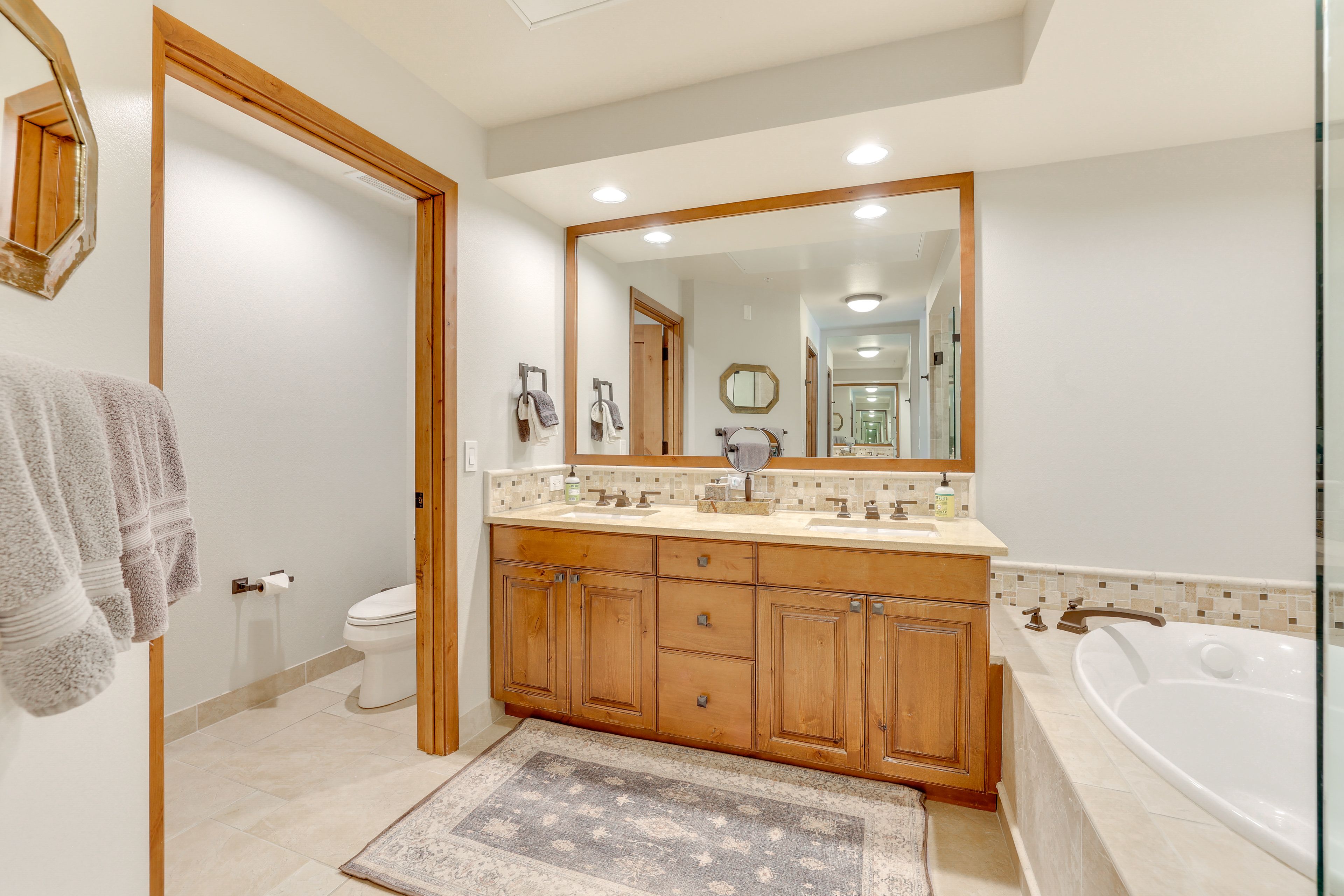 En-Suite Bathroom | Towels Provided