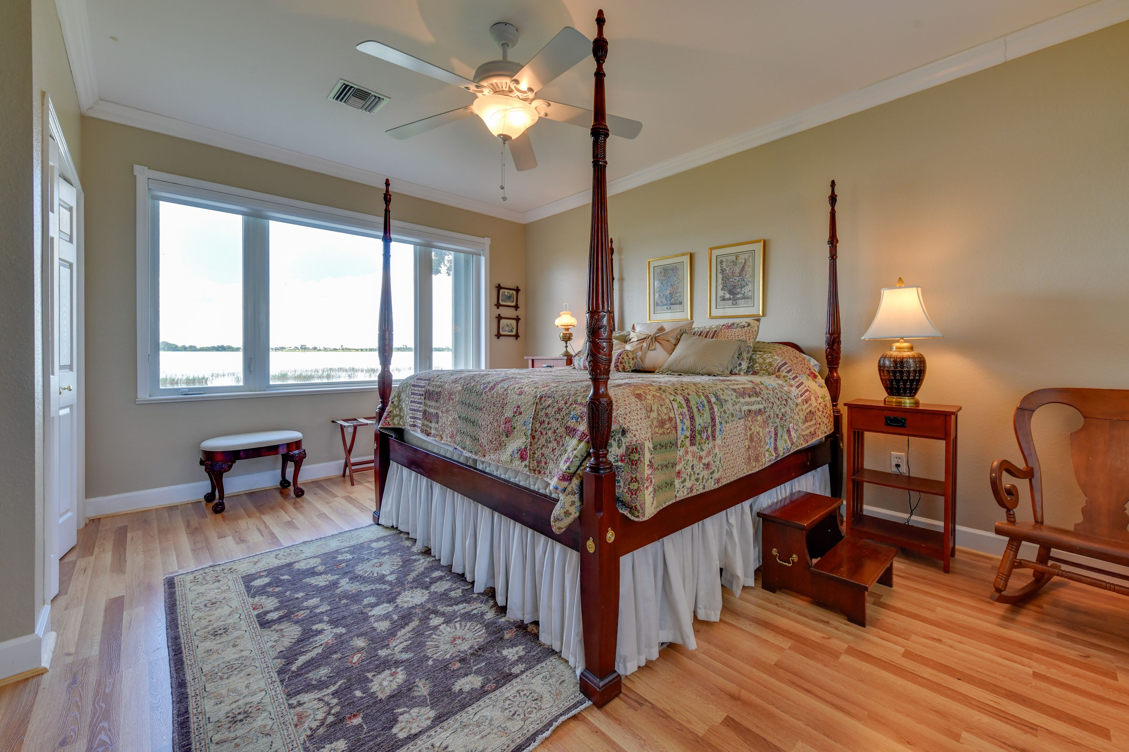 Bedroom 2 | King Bed