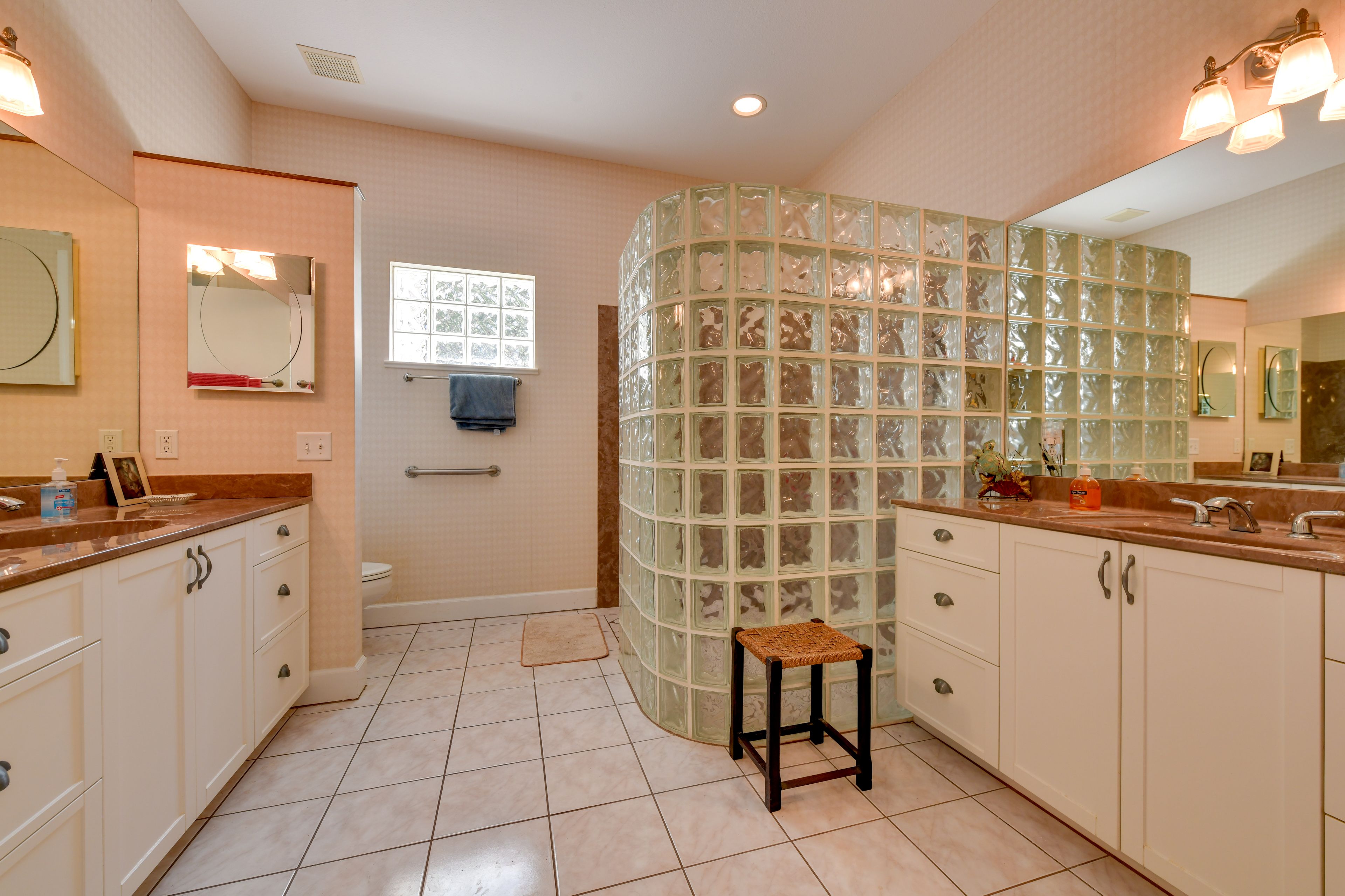 En-Suite Bathroom | Linens & Towels Provided