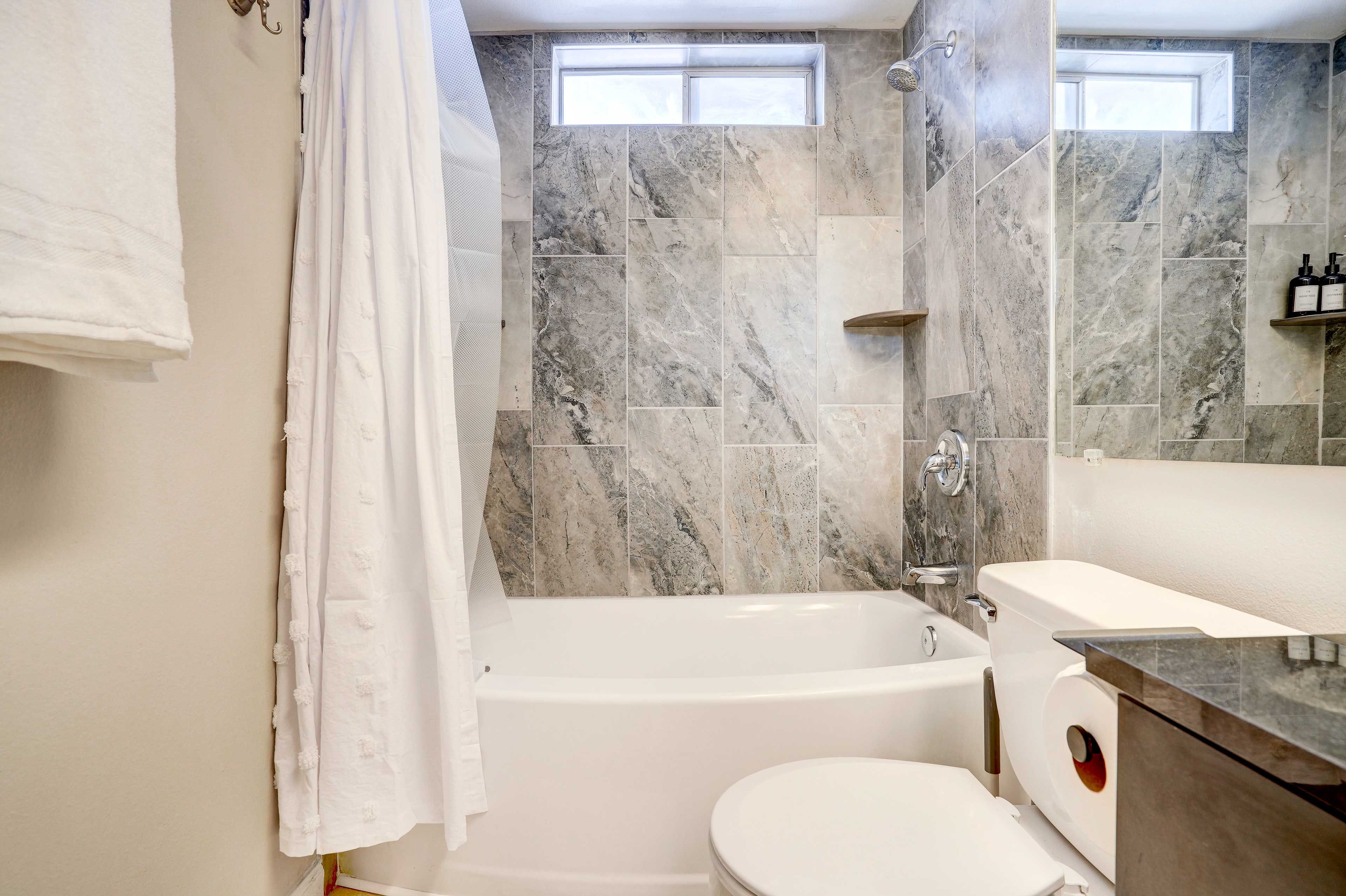 Bathroom | Complimentary Toiletries | Towels Provided