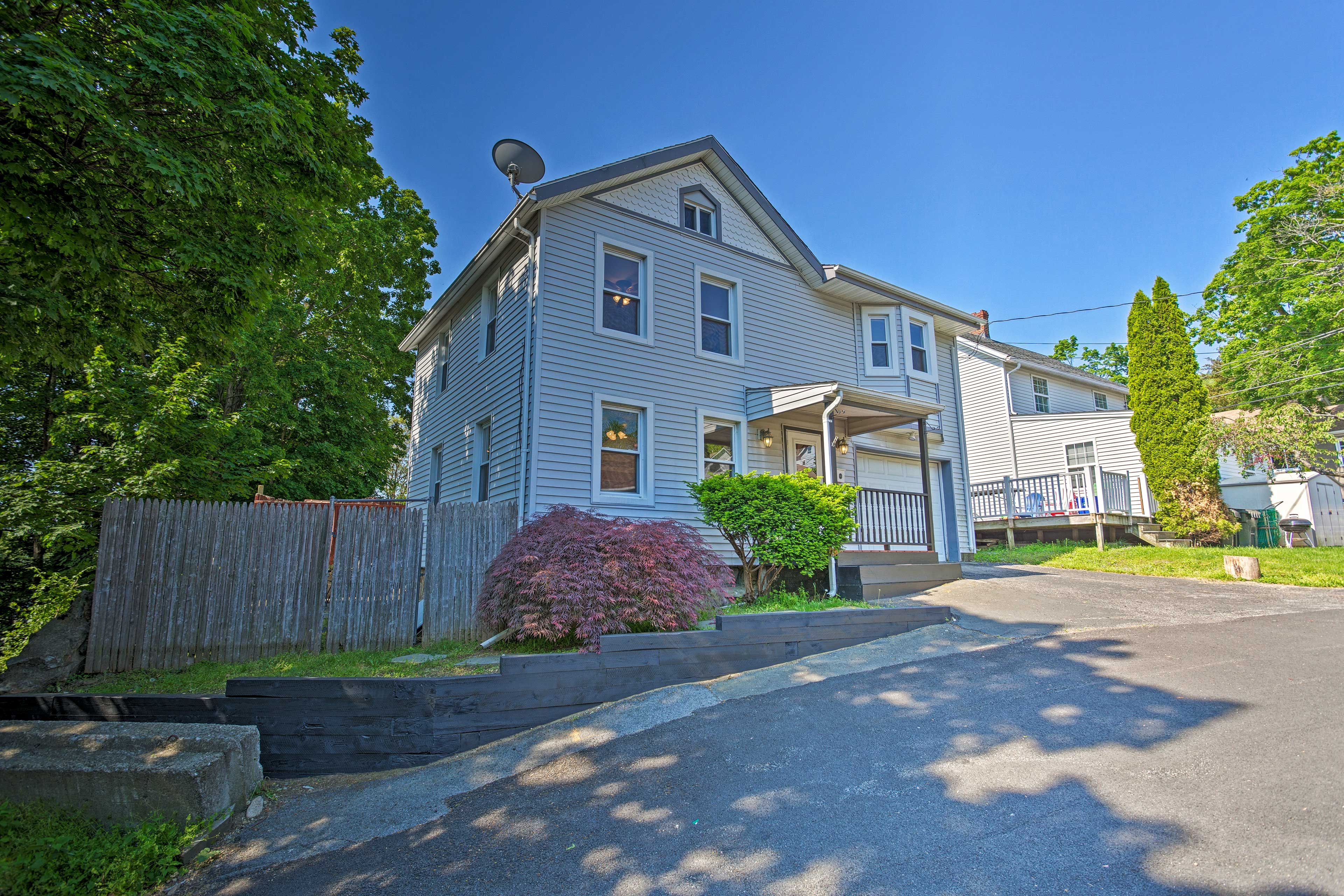 Parking | Driveway (1 Vehicle) | Free Street Parking (1 Vehicle)