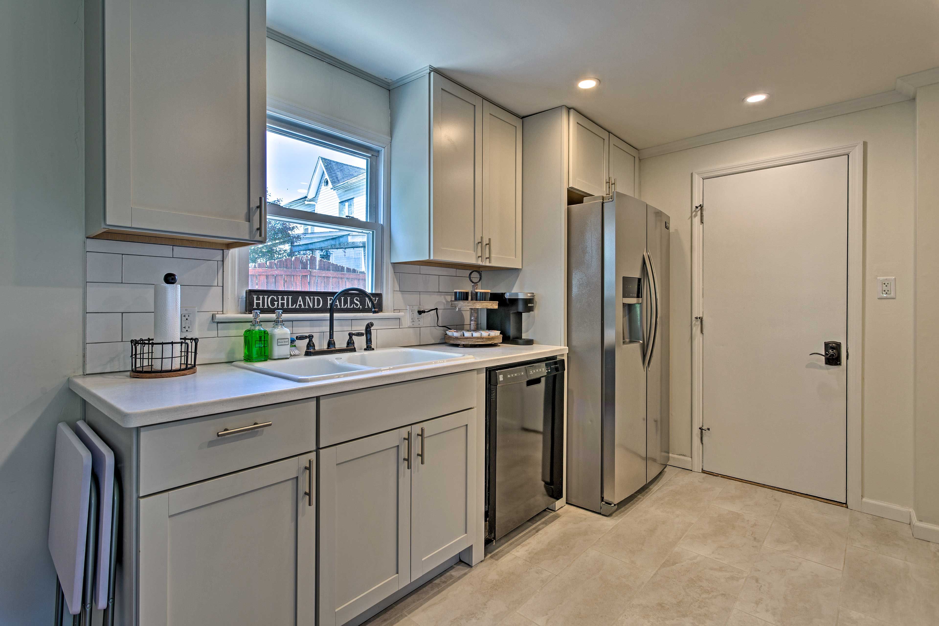 Fully Equipped Kitchen | Cooking Basics | Spices | Keurig Coffee Maker