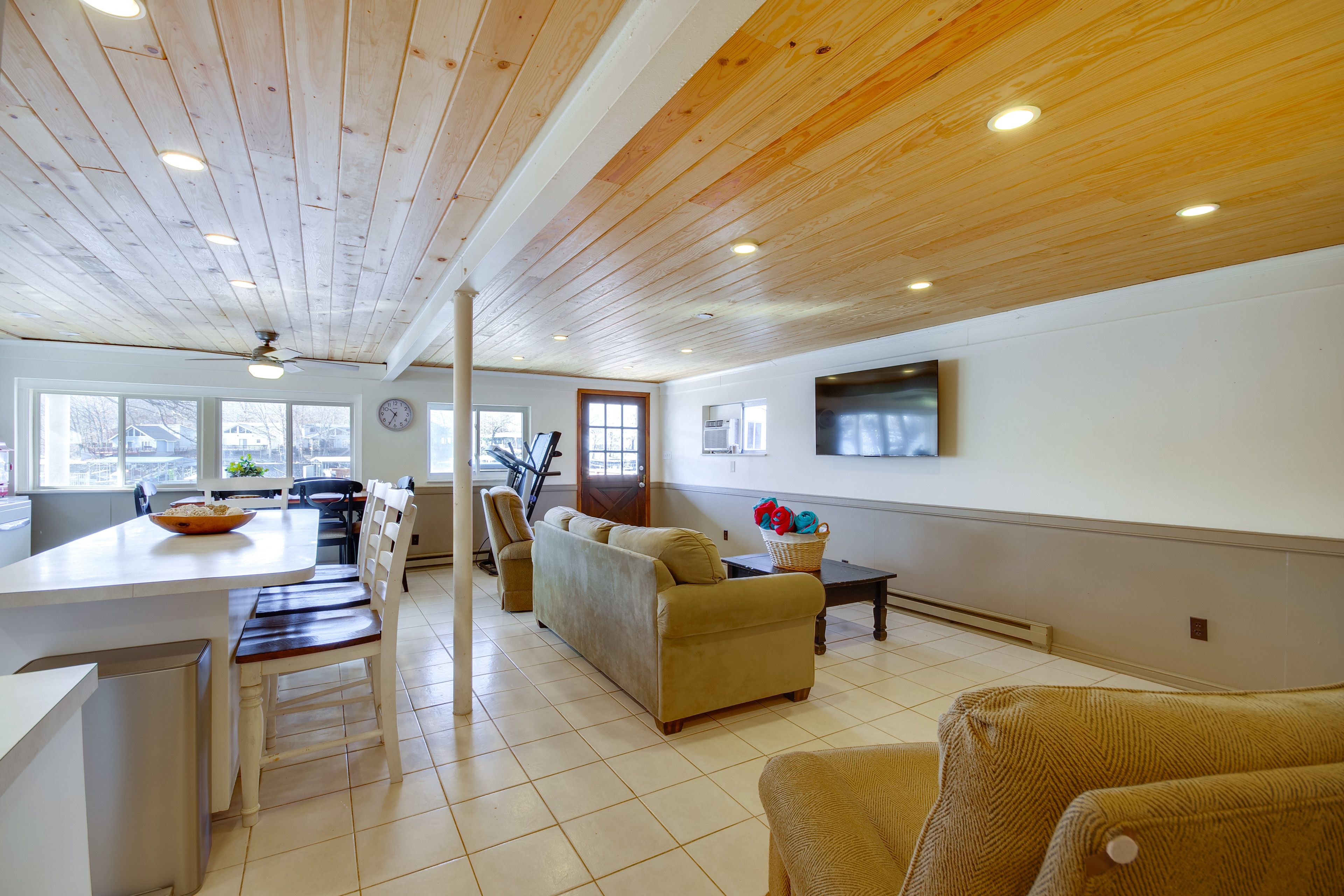 Main Living Area | 1st Floor