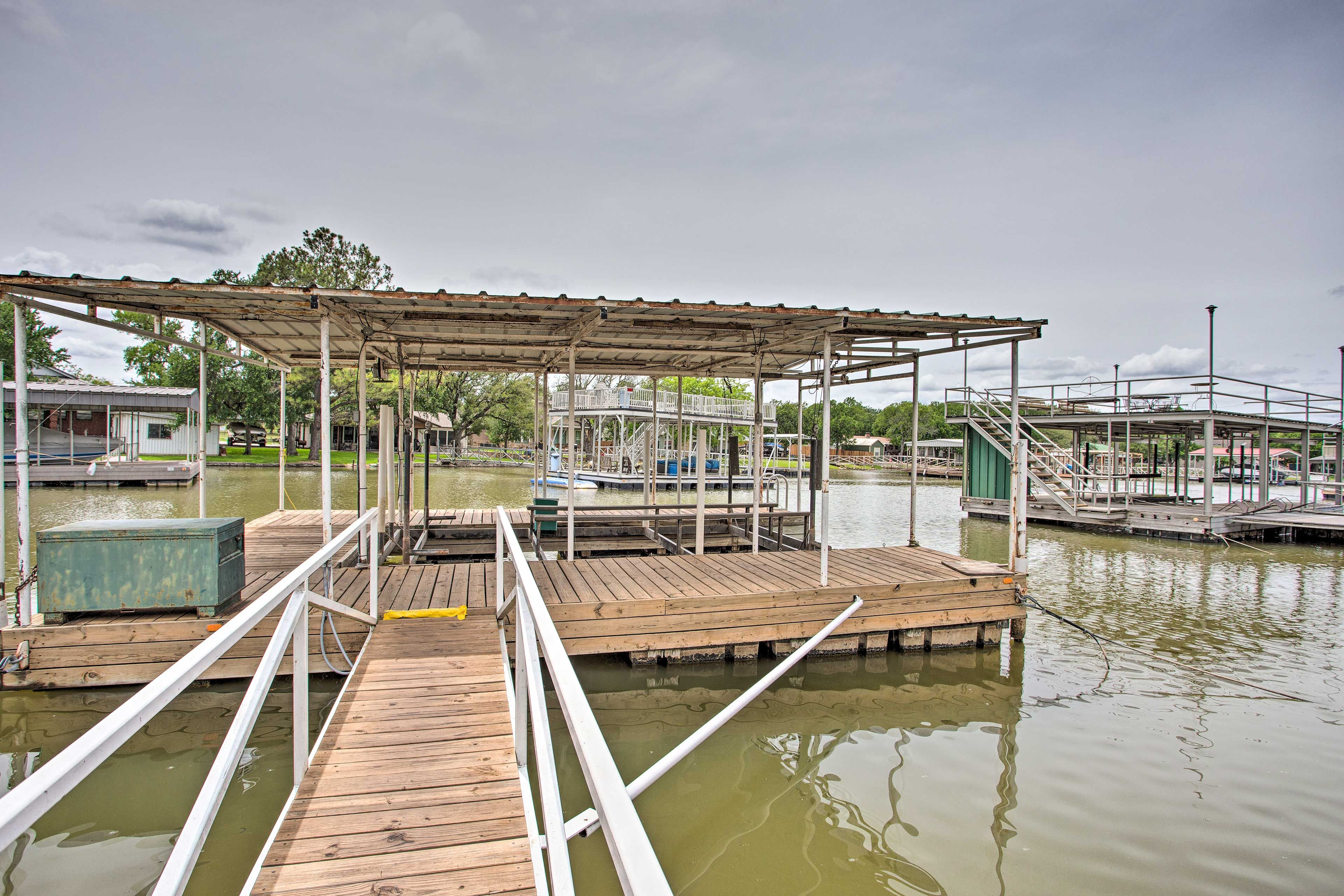 Private Boat Dock | Boat Lift Not Available for Guest Use