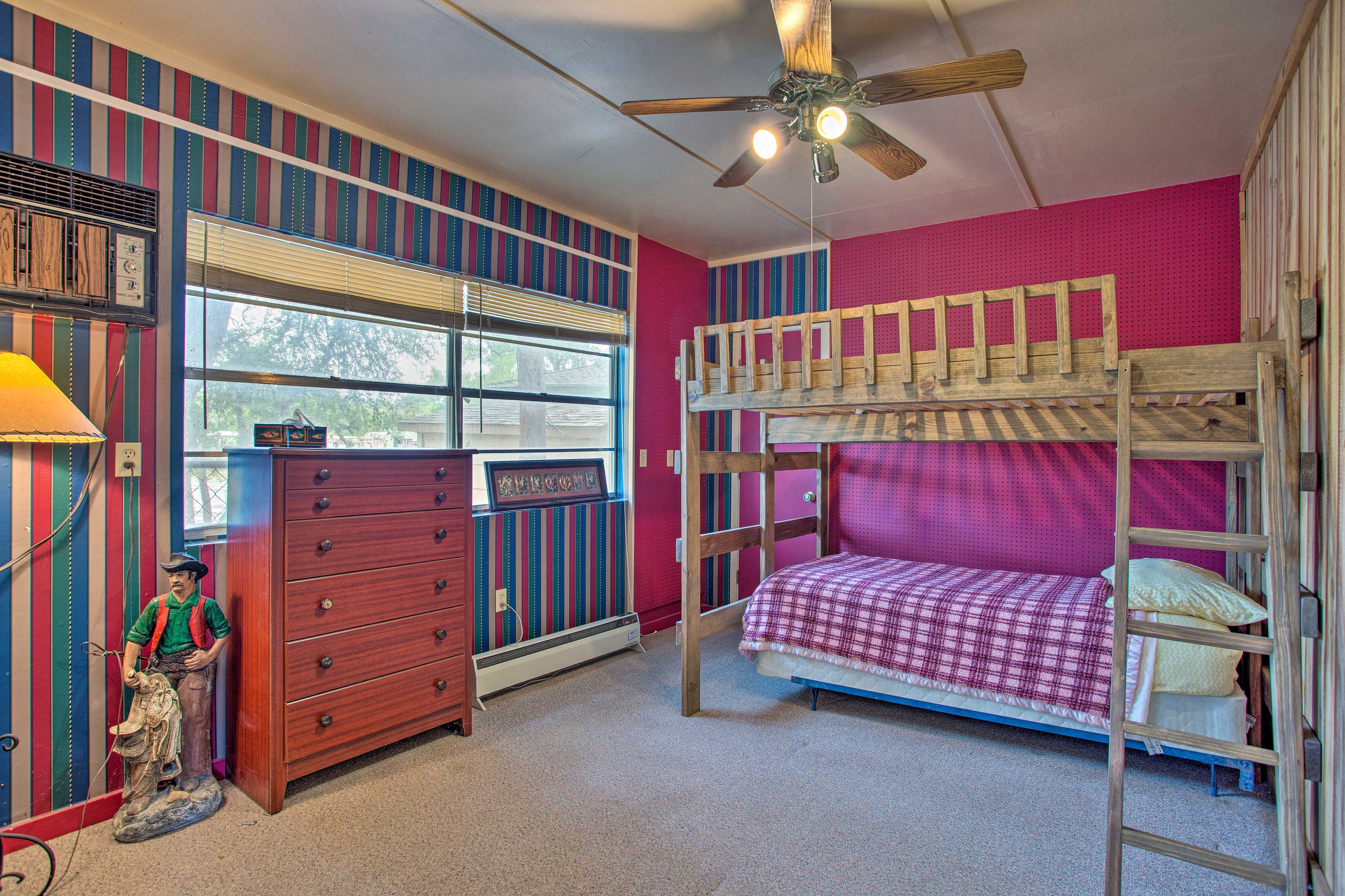 Bedroom 4 | Full/Twin Bunk Bed