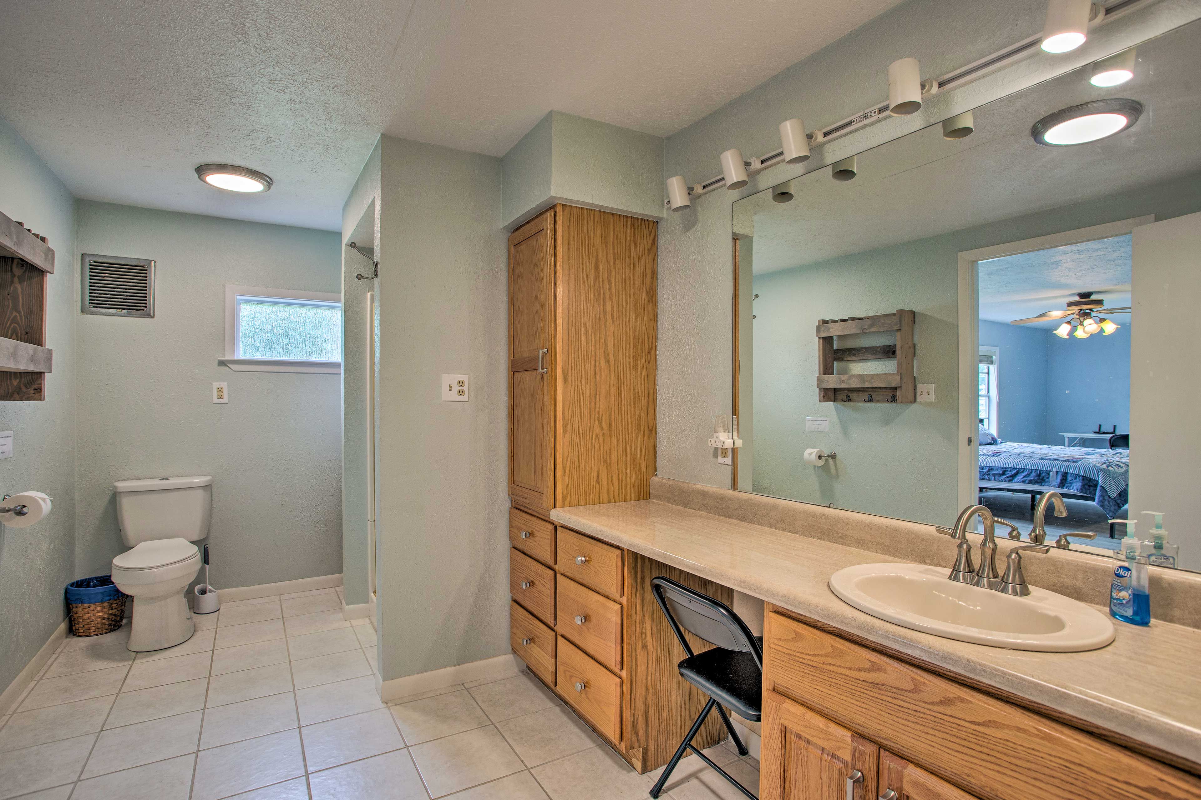 Full Bathroom