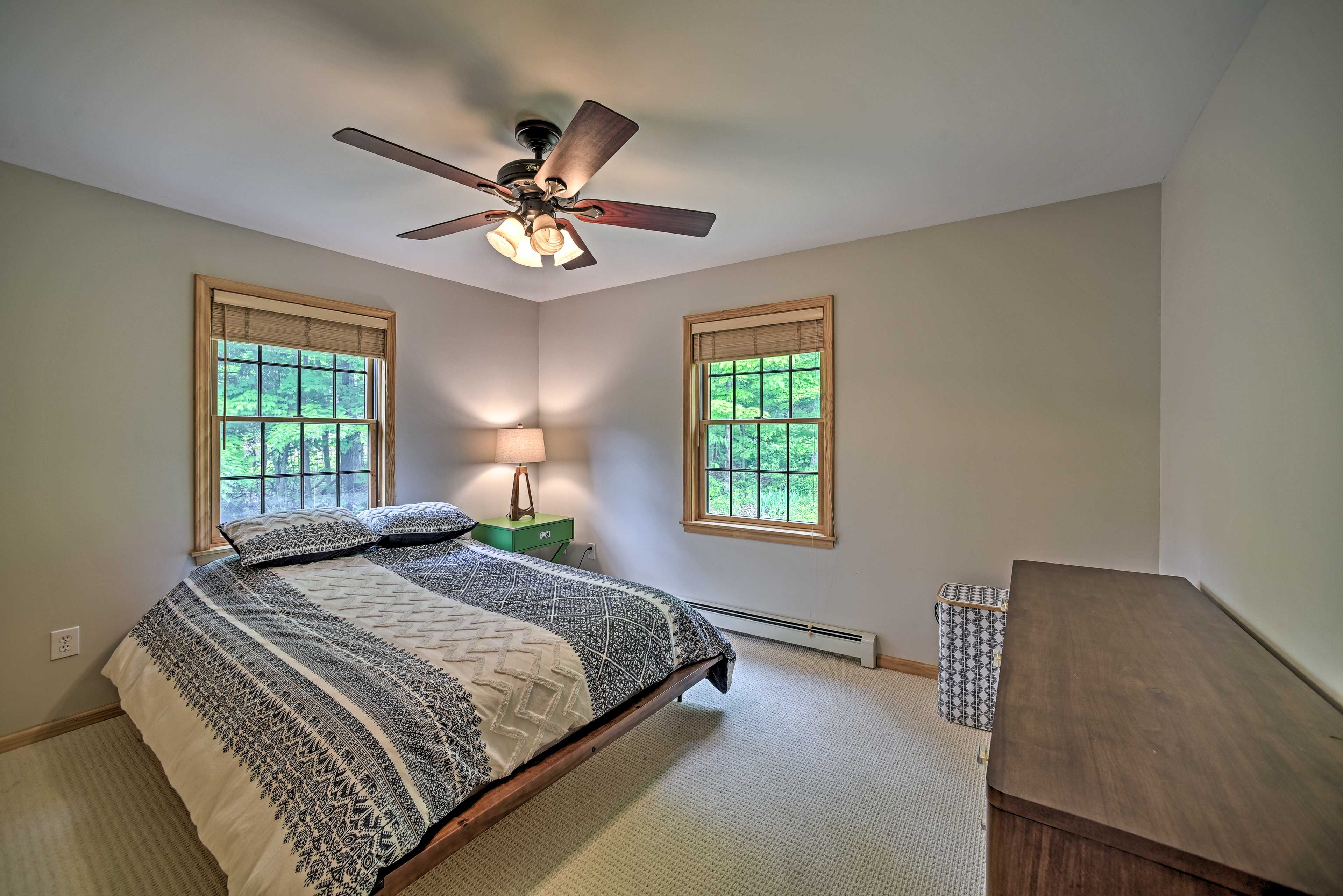 Bedroom 3 | 1st Floor | Queen Bed