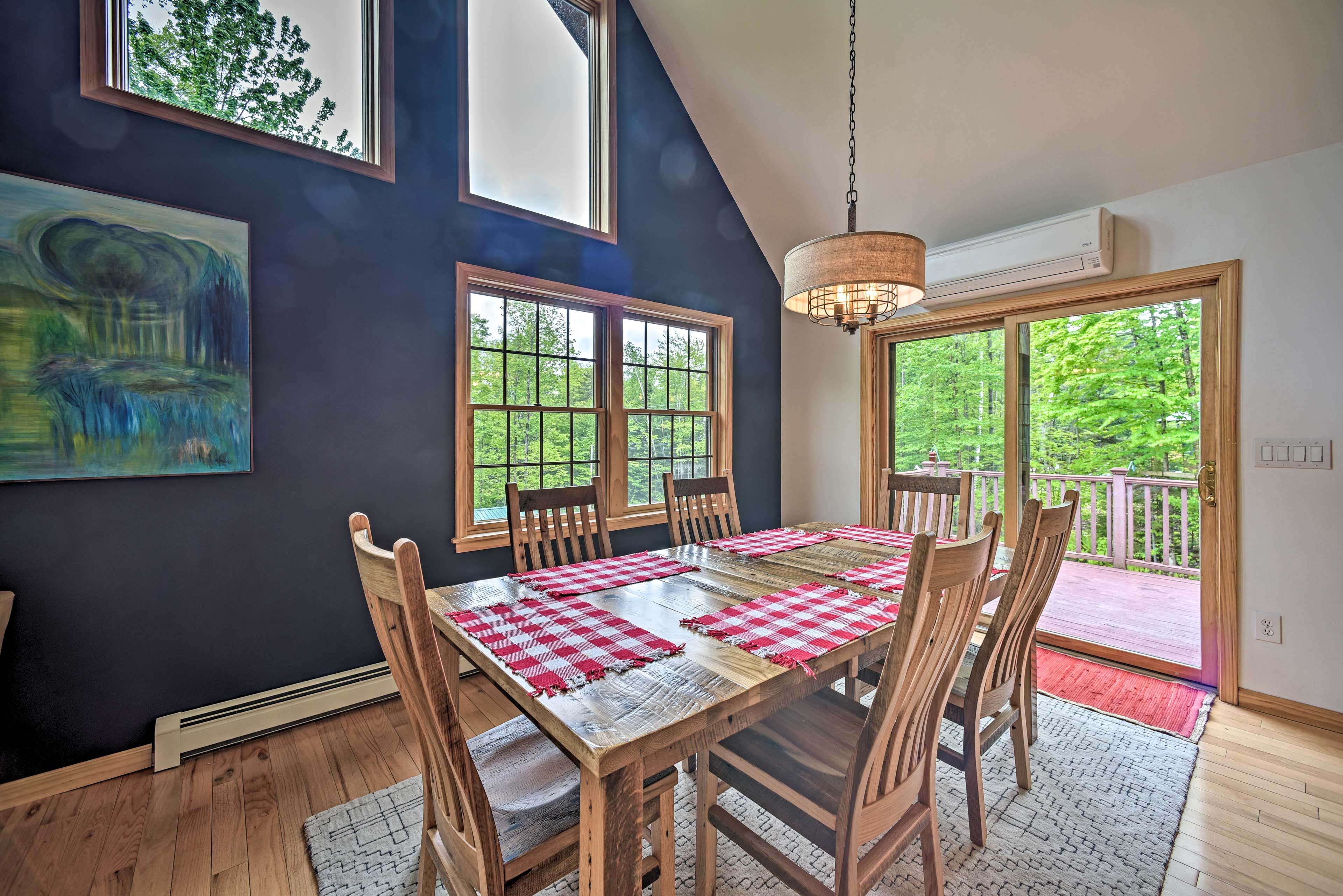Dining Area | Access to Deck