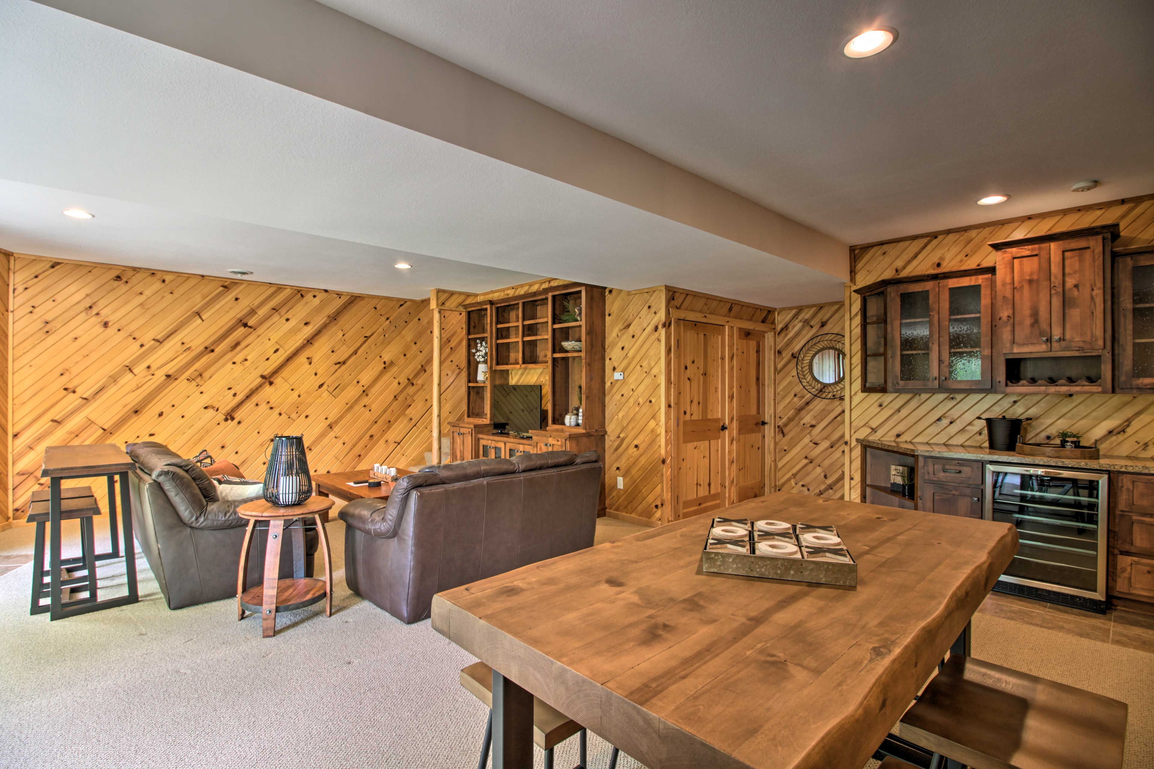 Dining Area | 1st Floor