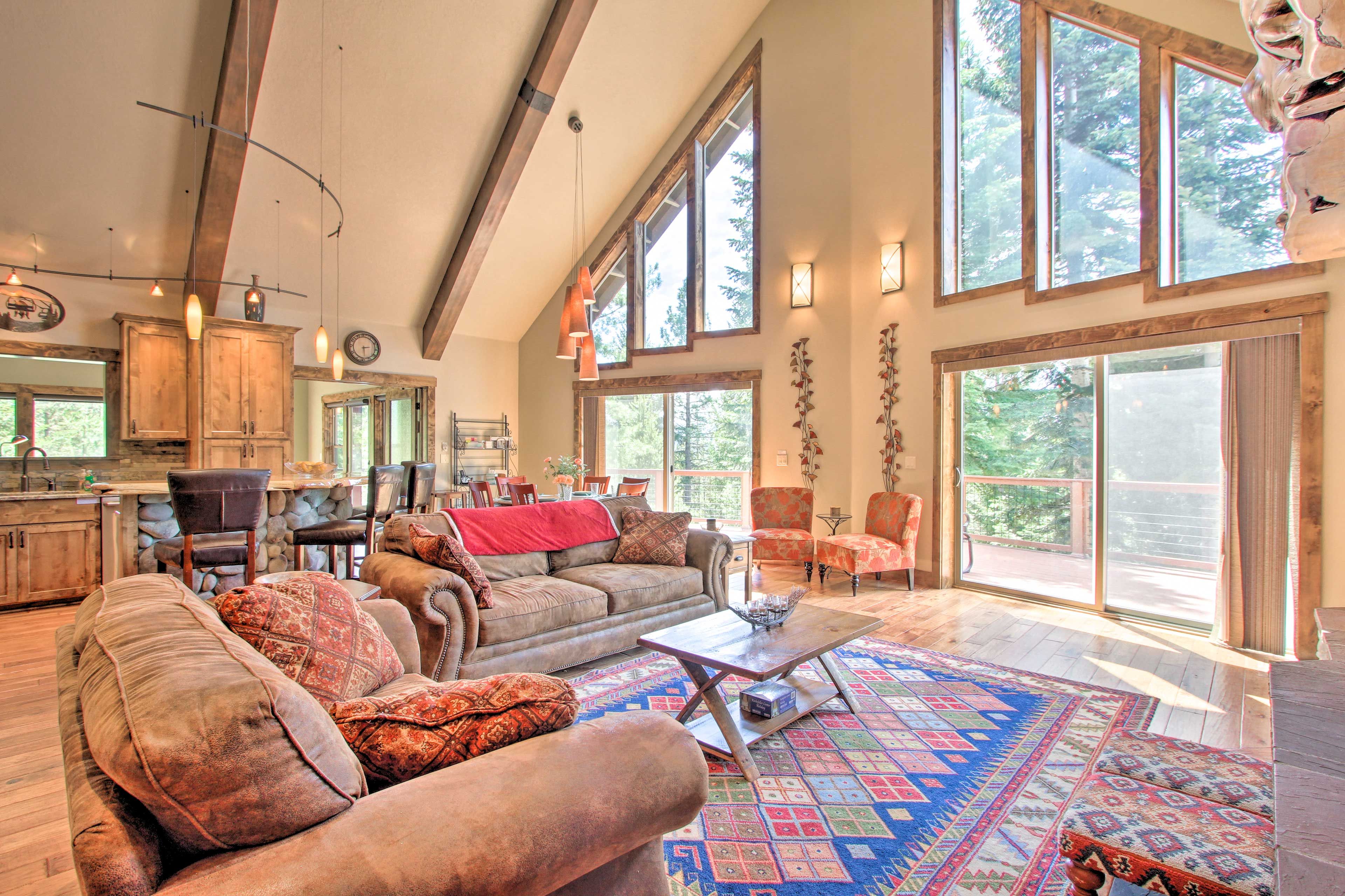Great Room | Wood-Burning Fireplace | Smart TV w/ Cable | Main Floor