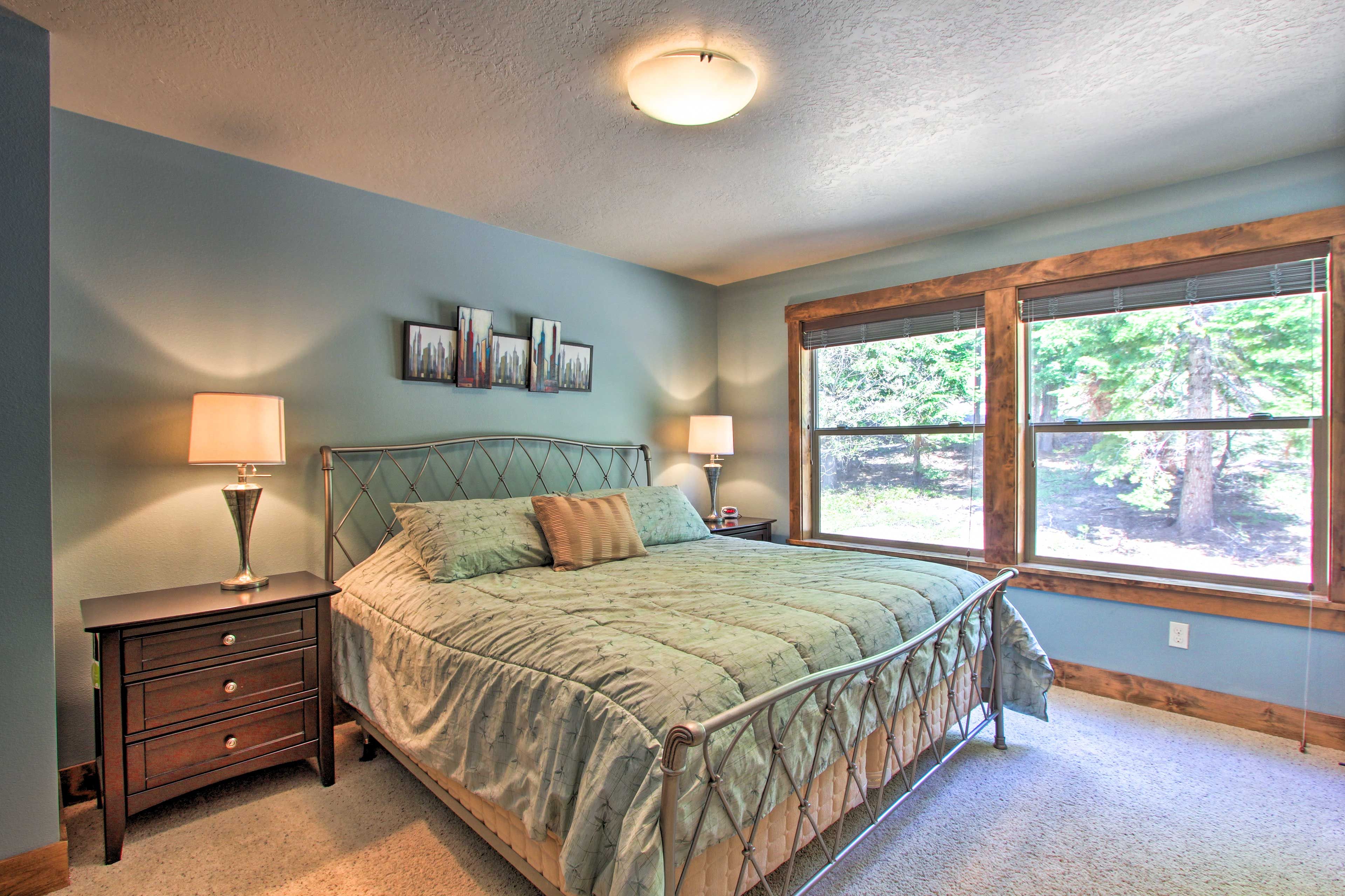 Bedroom 2 | King Bed