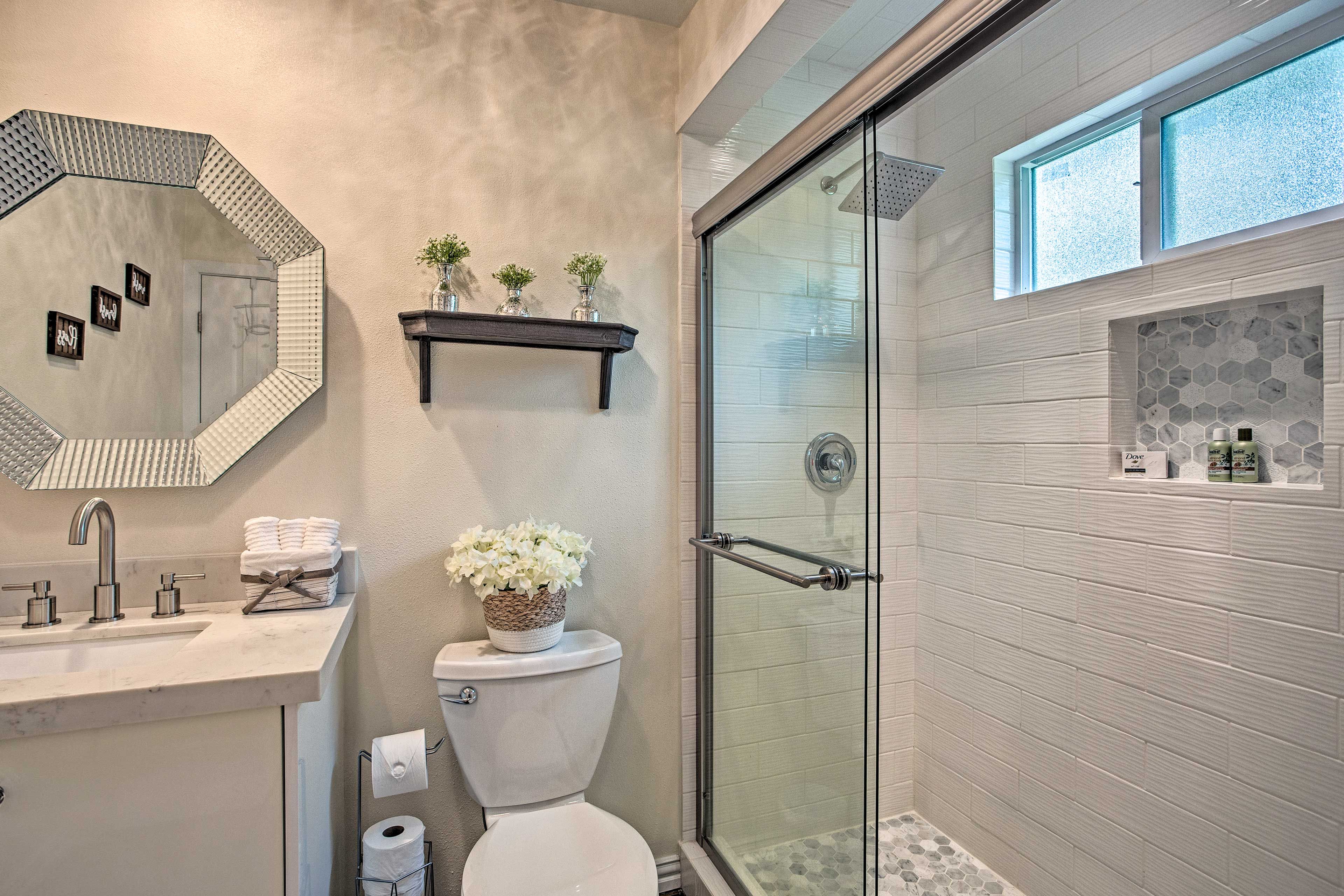 Full Bathroom | Walk-In Shower | Towels Provided