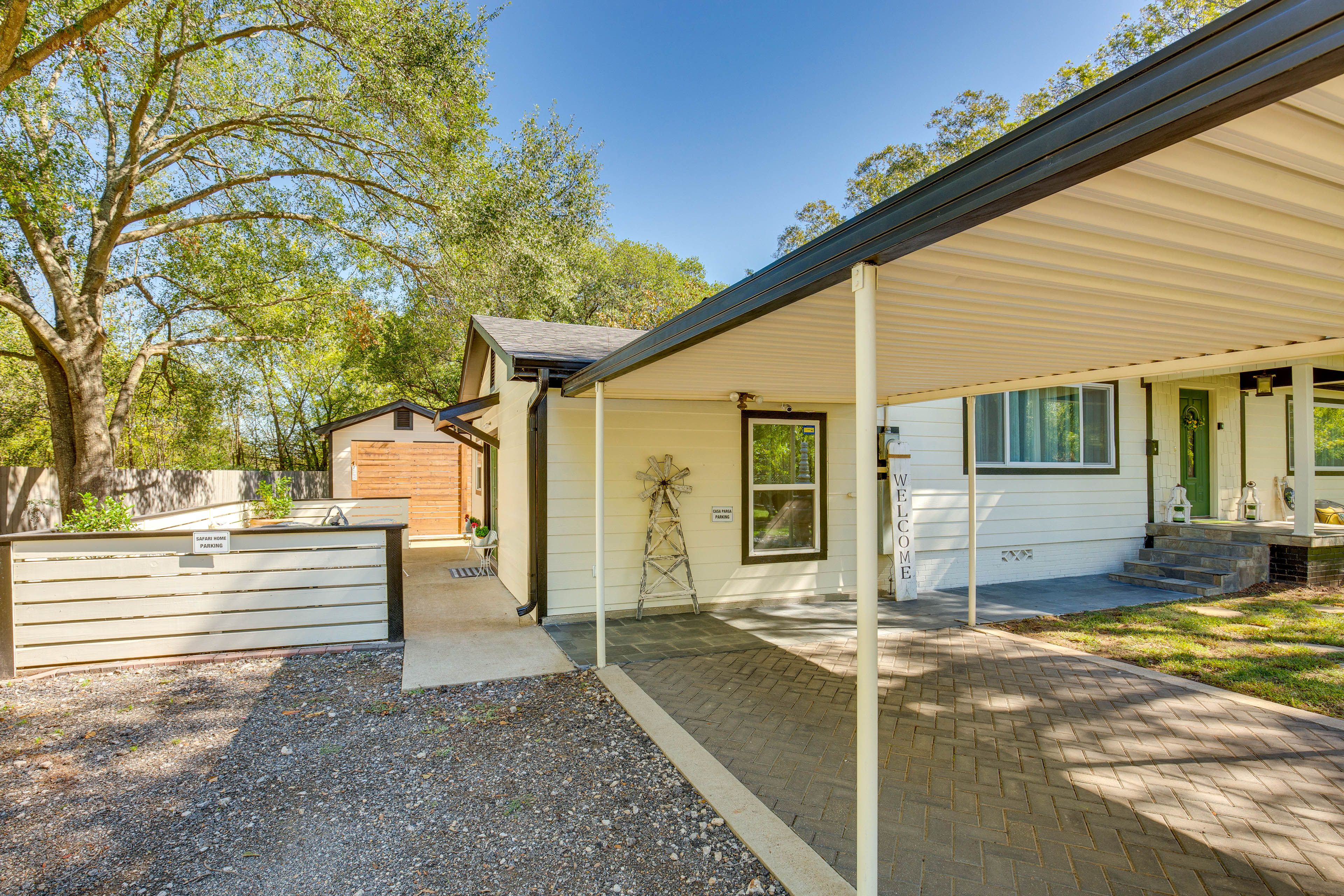 Exterior | Deck