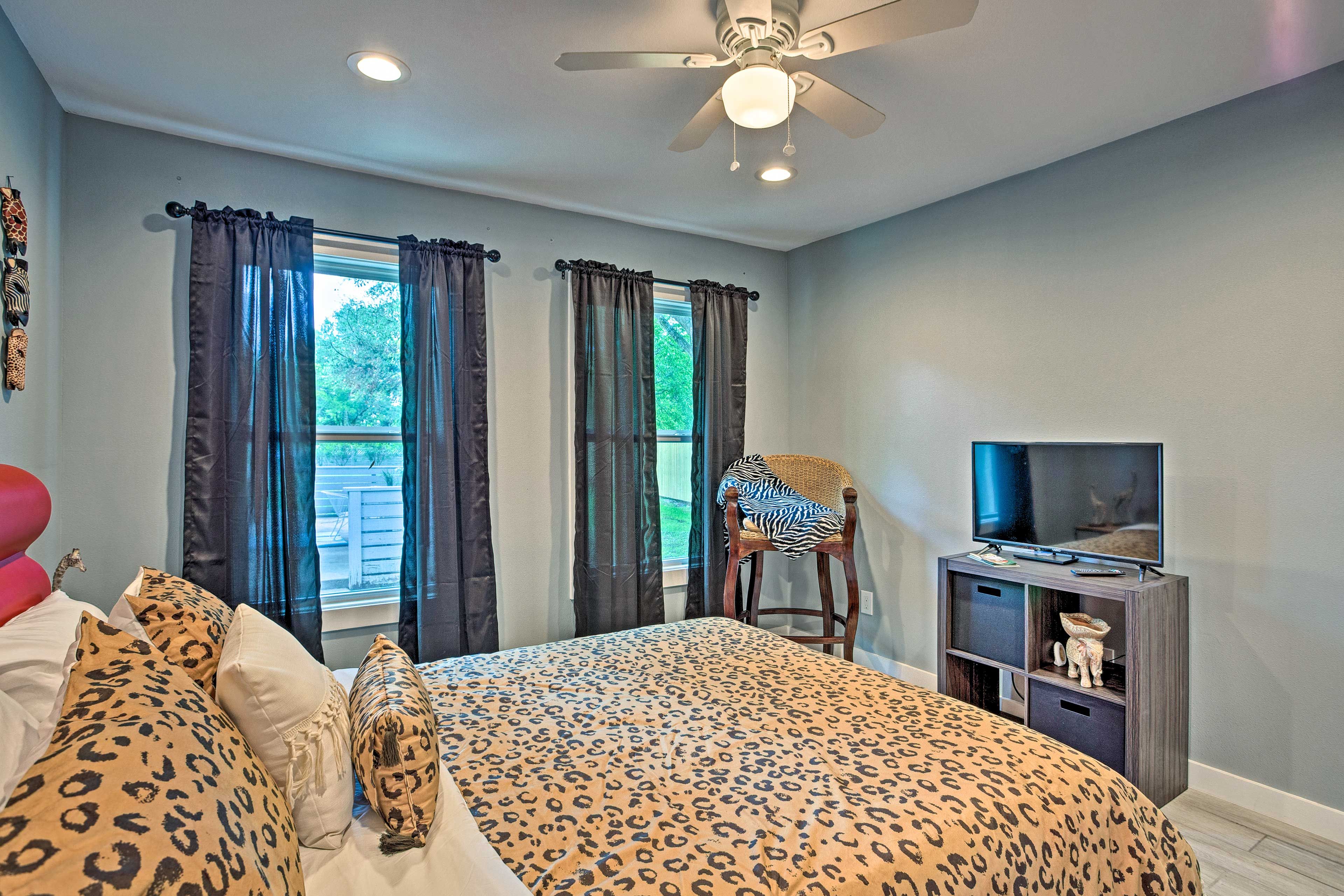 Bedroom | Smart TV