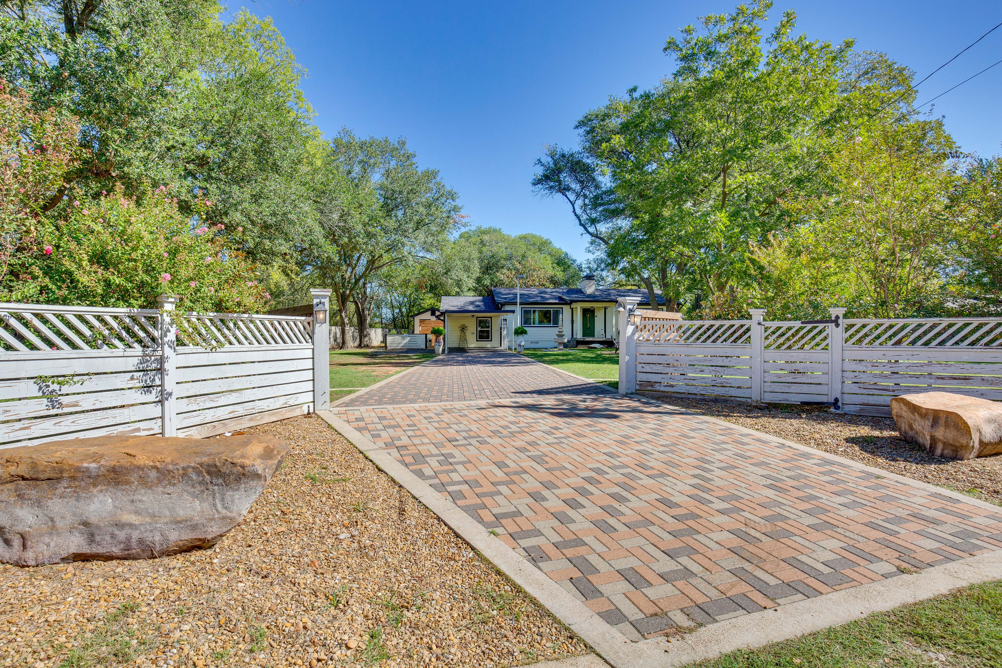 Parking | Carport (2 Vehicles)